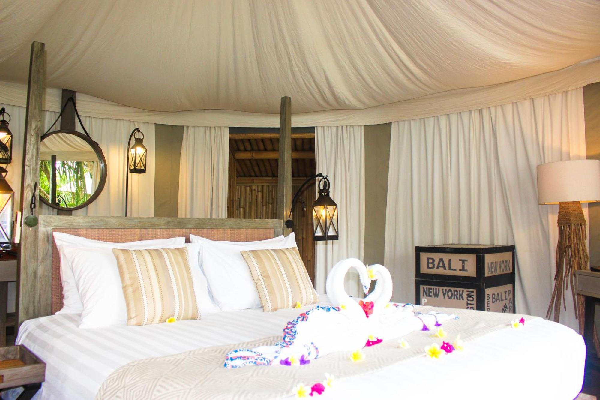 Luxury tent Menjangan Dynasty Banyuwedang