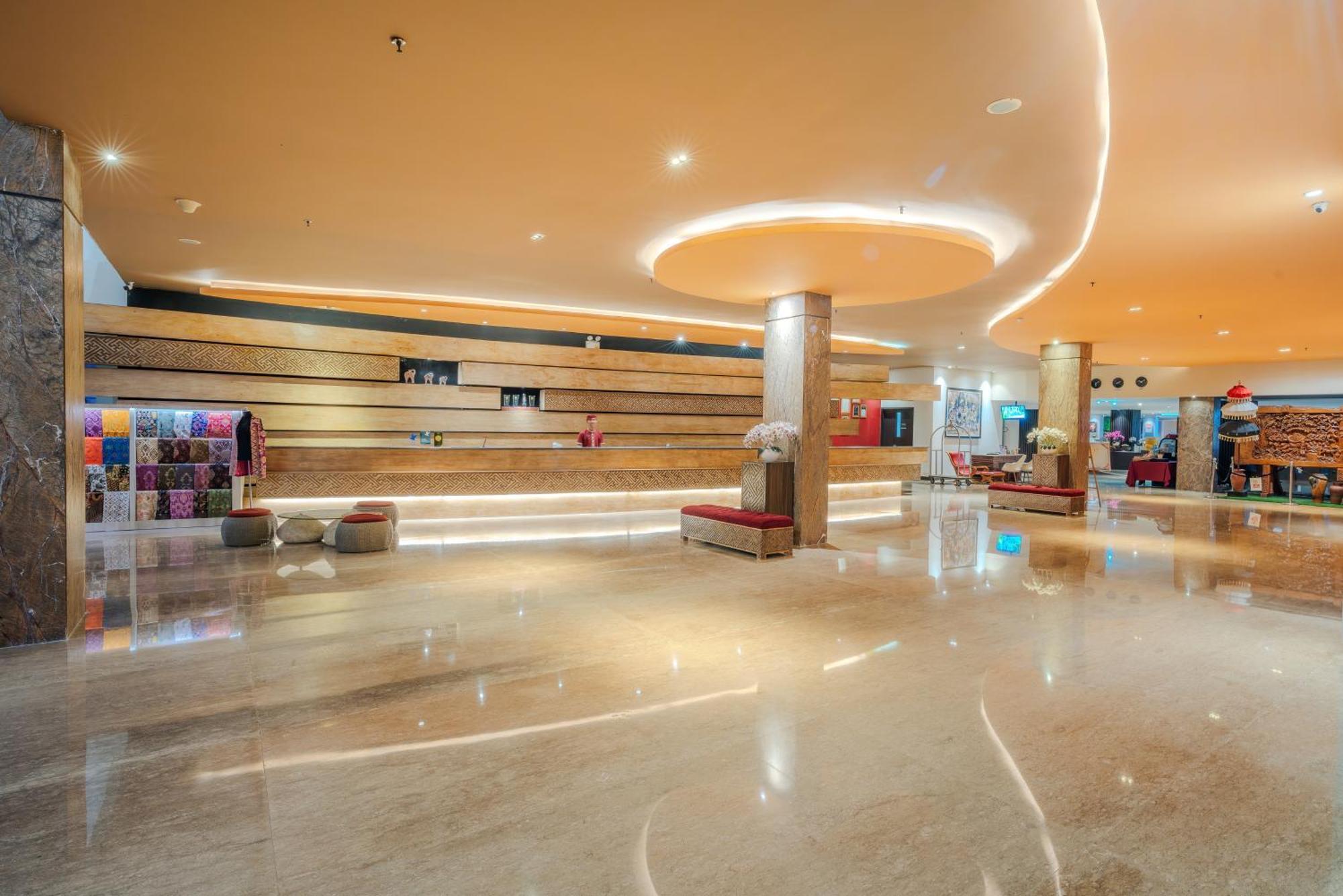 B Bali & Hotel 4*