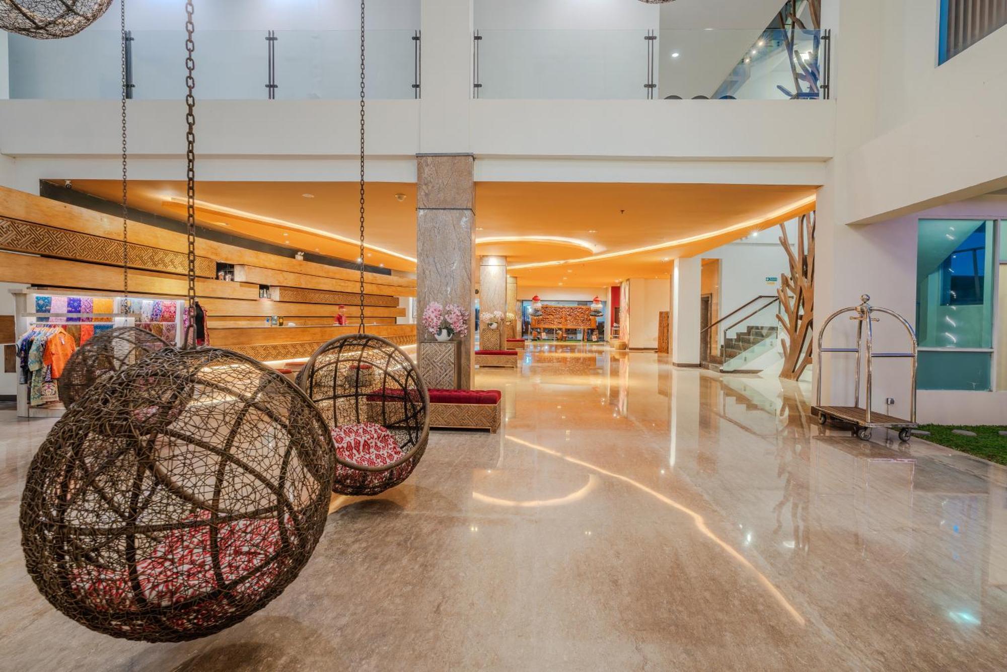 B Bali & Hotel Denpasar (Bali)