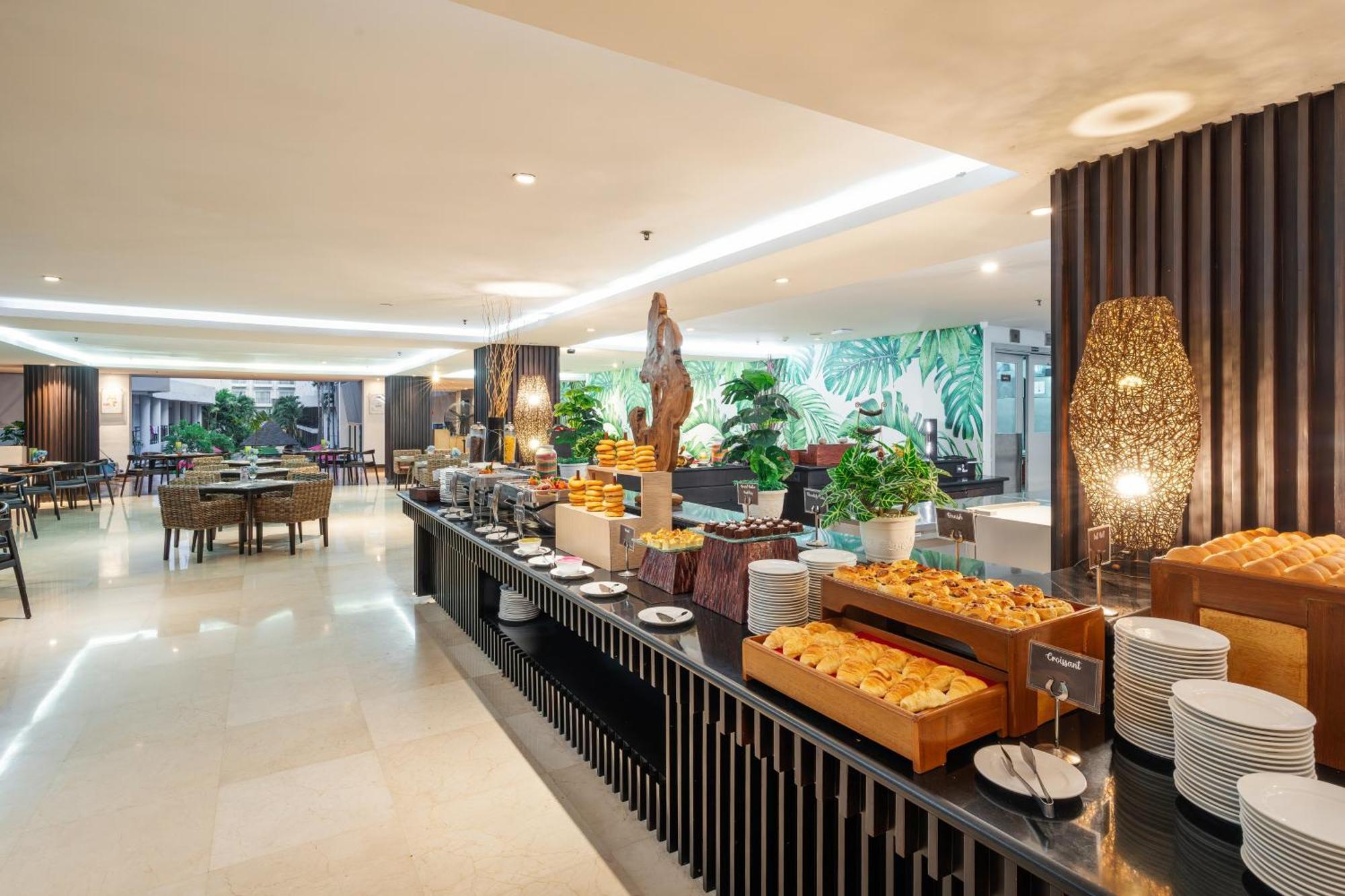 B Bali & Hotel Denpasar (Bali)