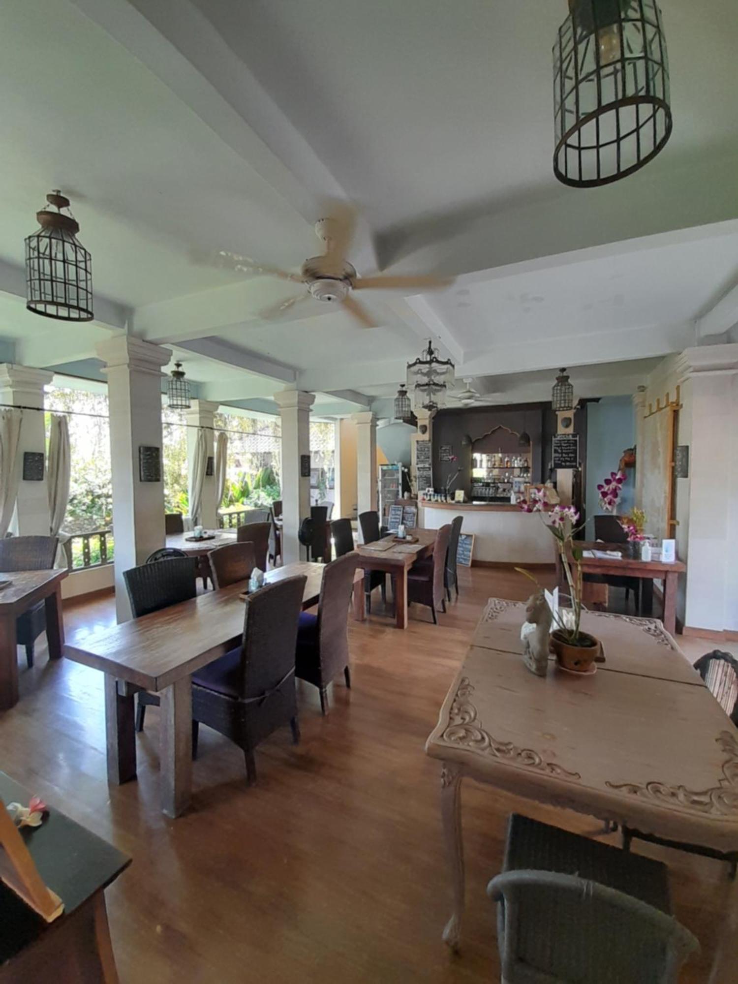 Life In Guest house Amed (Bali)
