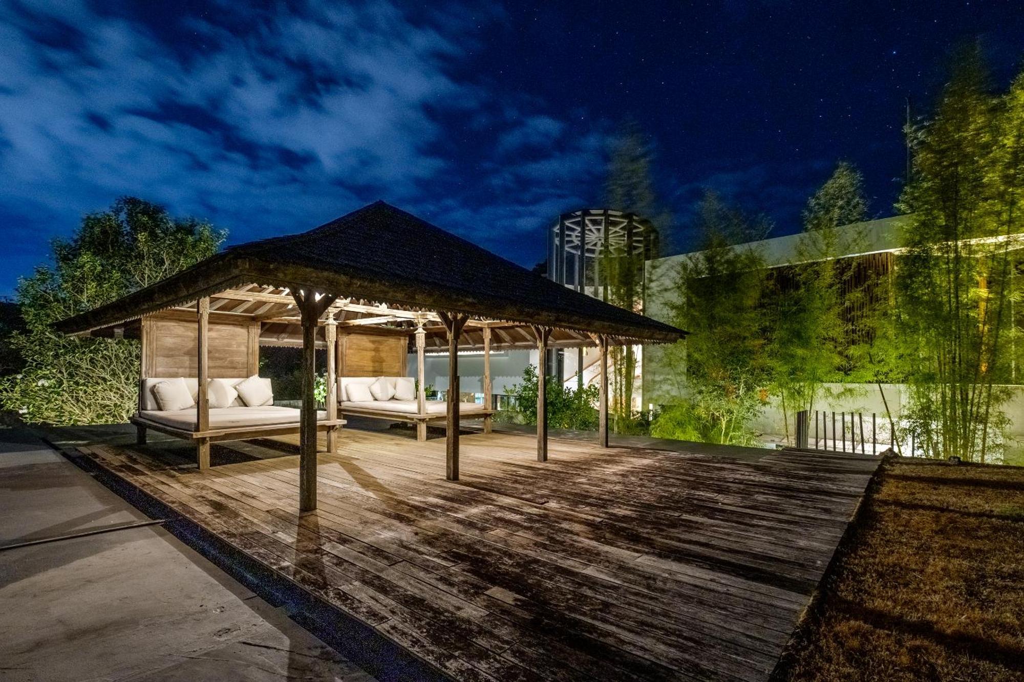 Beachfront Nakar Two Villa