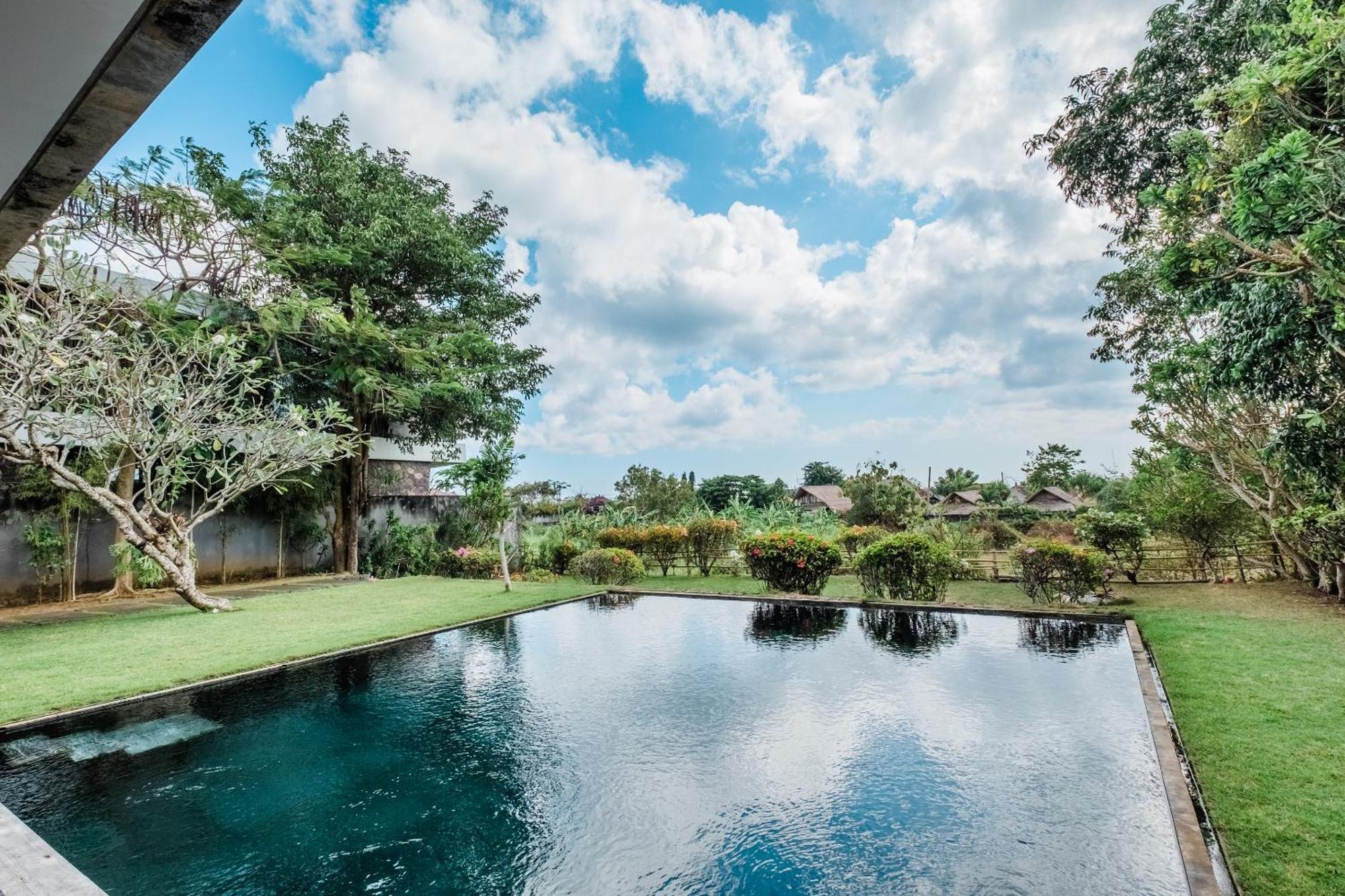 Beachfront Nakar Two Villa