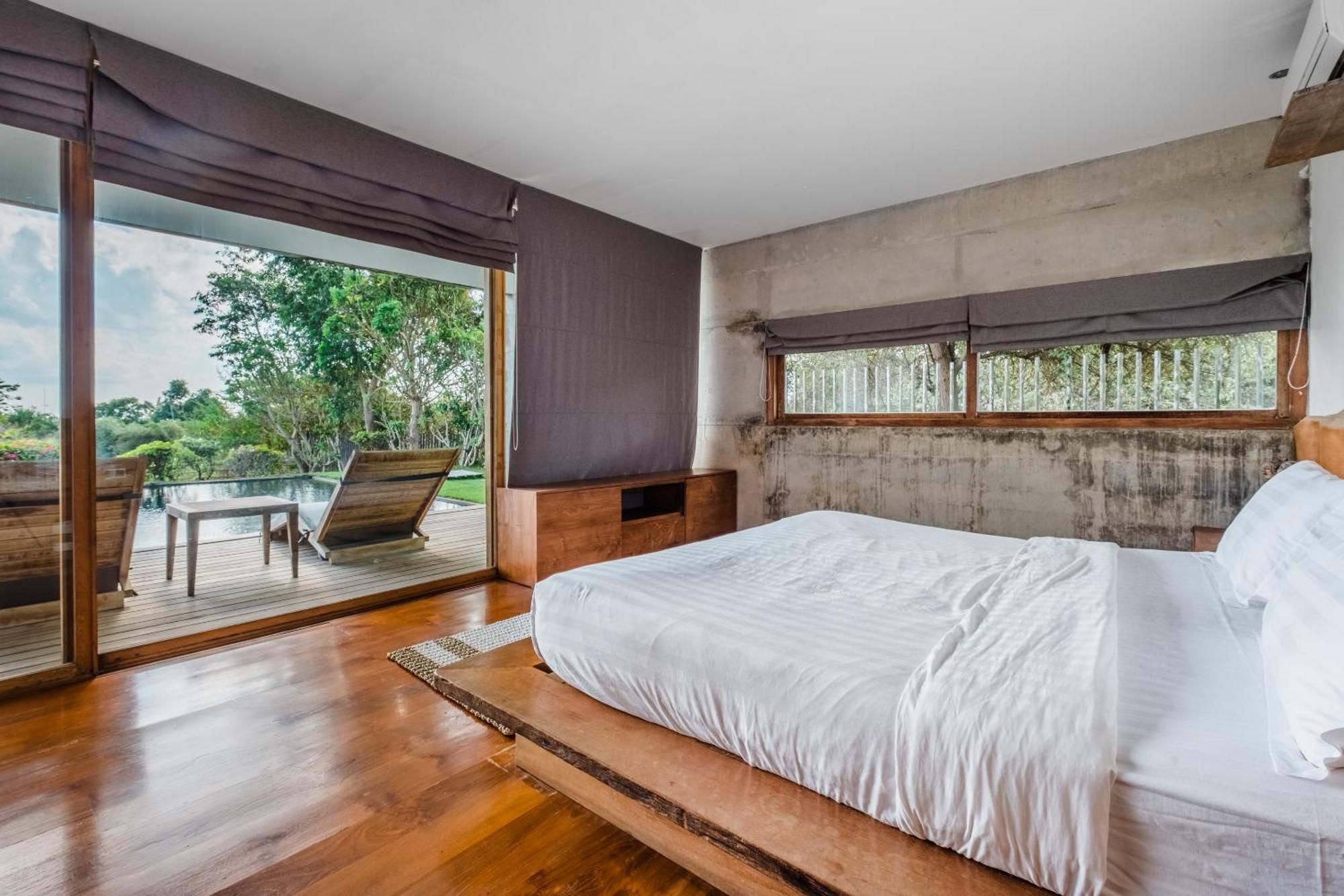 Beachfront Nakar Two Villa *