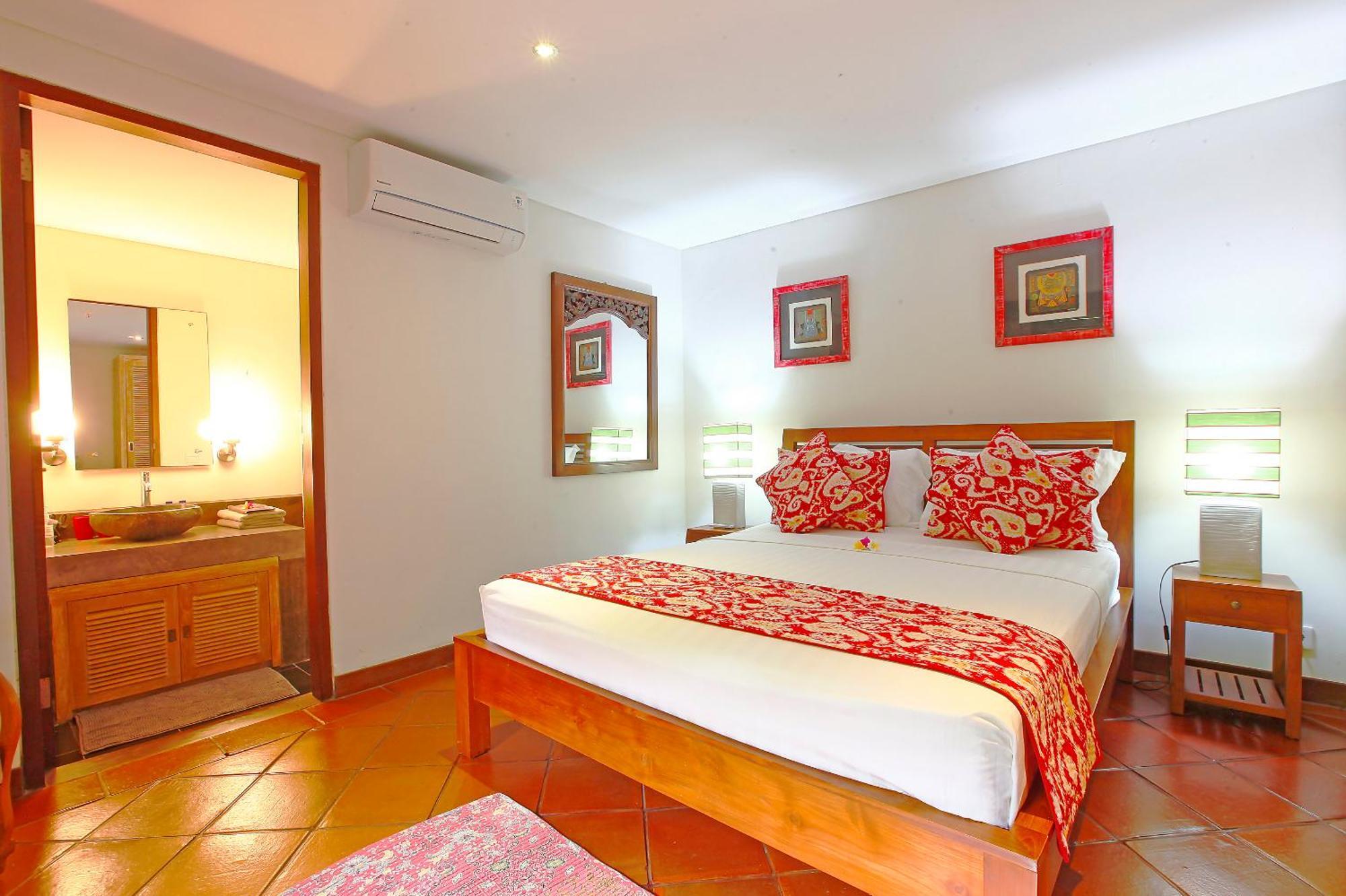Santi * Seminyak (Bali)