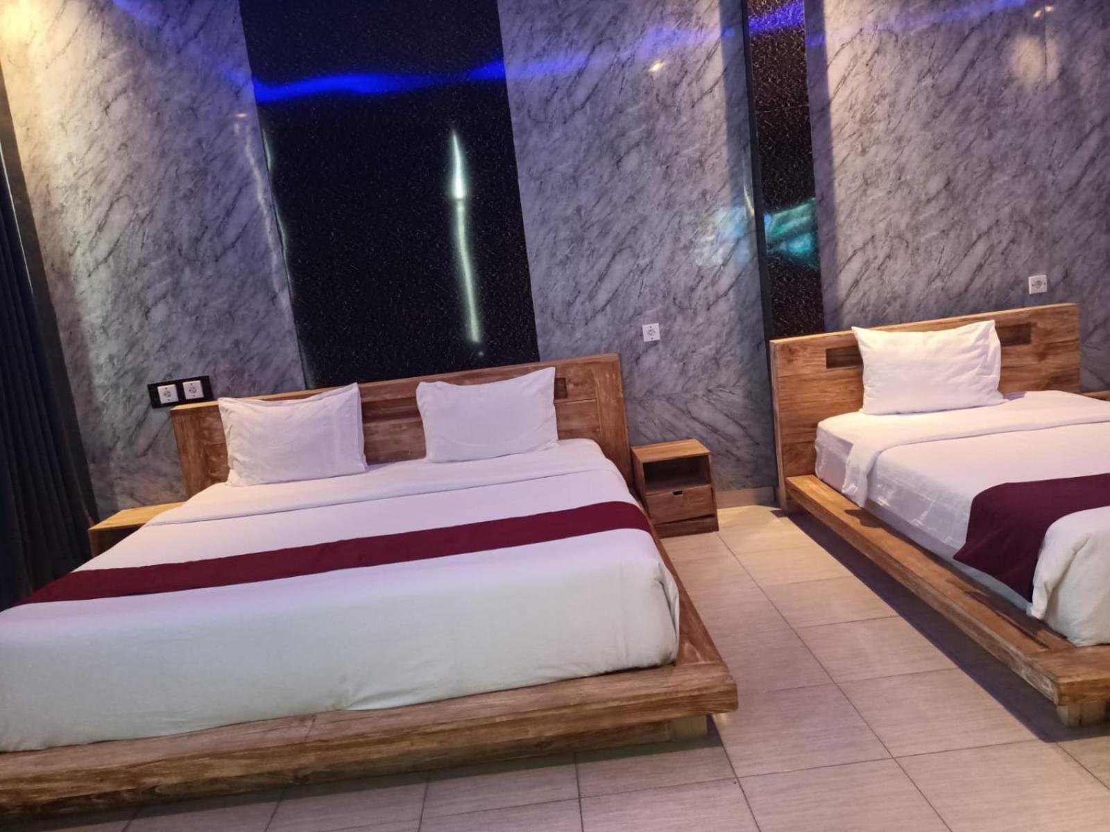Kelingking Sunset Point & Hotel Klungkung