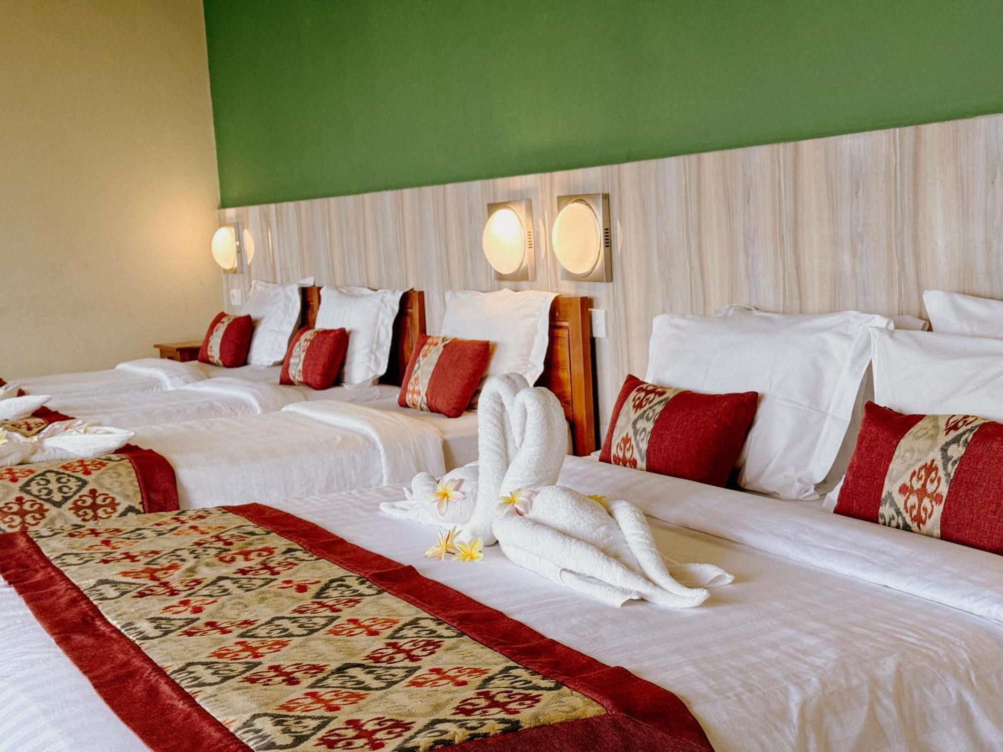 Hotel Cafe & Kebun Wayan