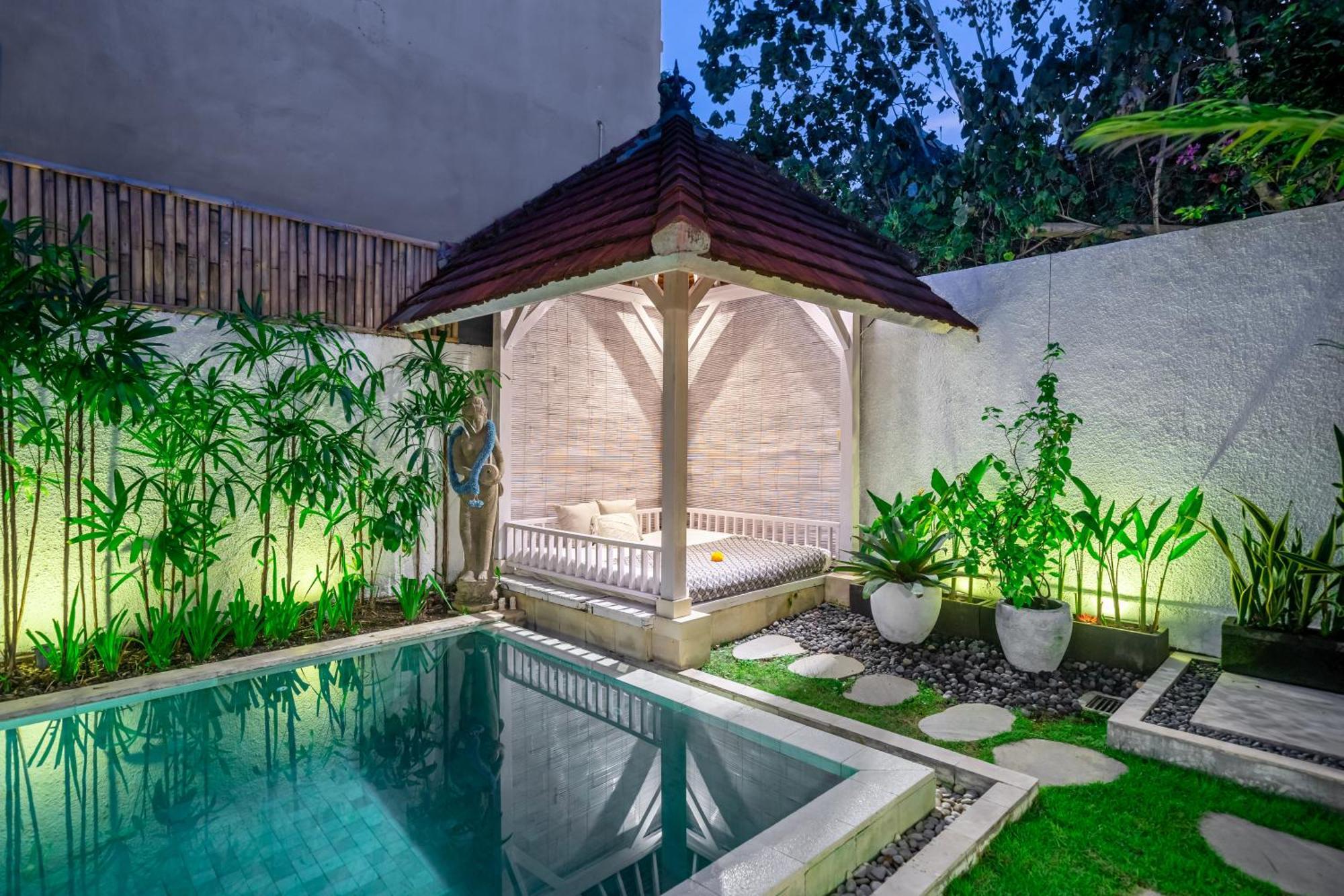 Mara Villa *