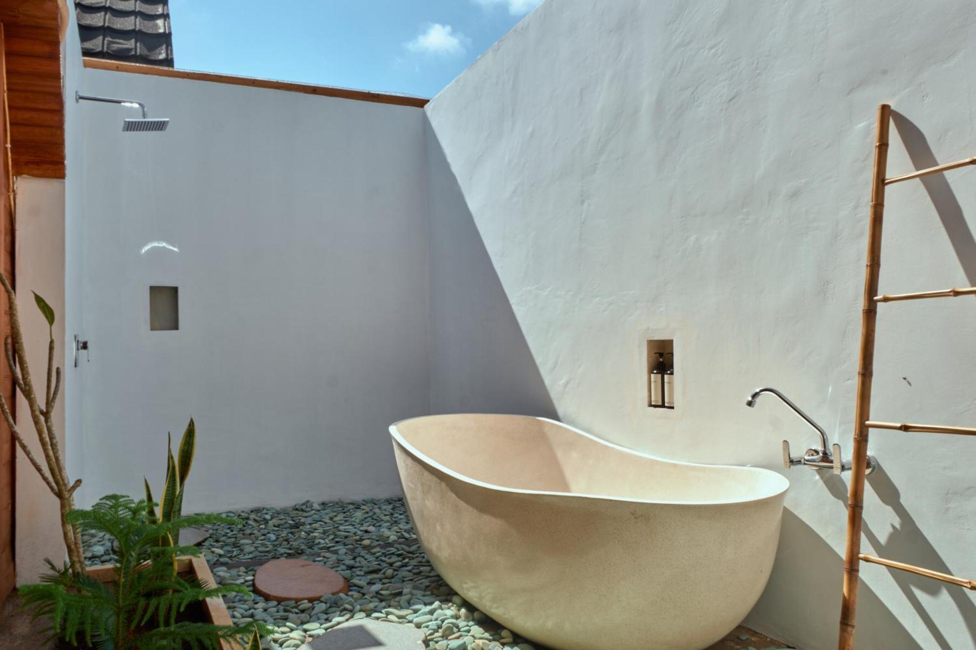 Plumeria Np Hotel Batununggul