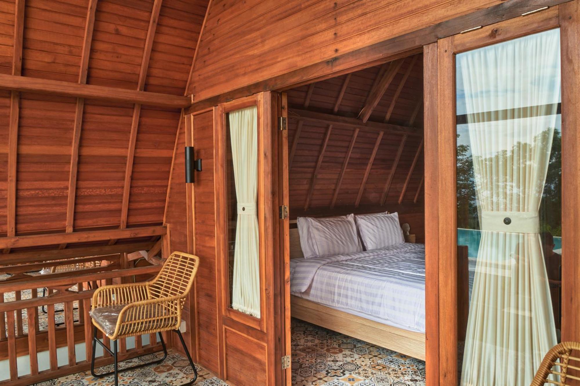 Hotel Plumeria Np