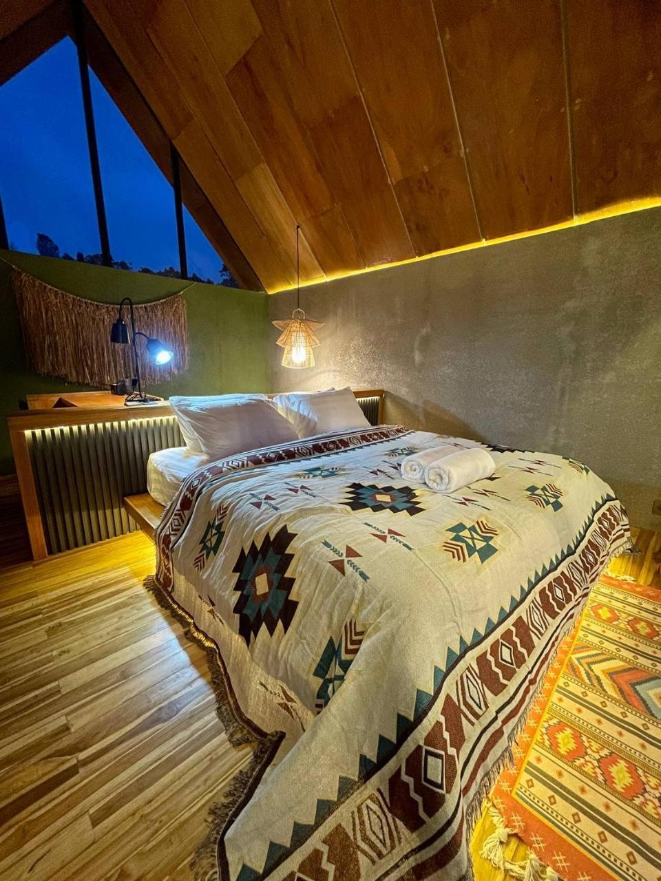 Black Wood Hotel Kintamani (Bali)