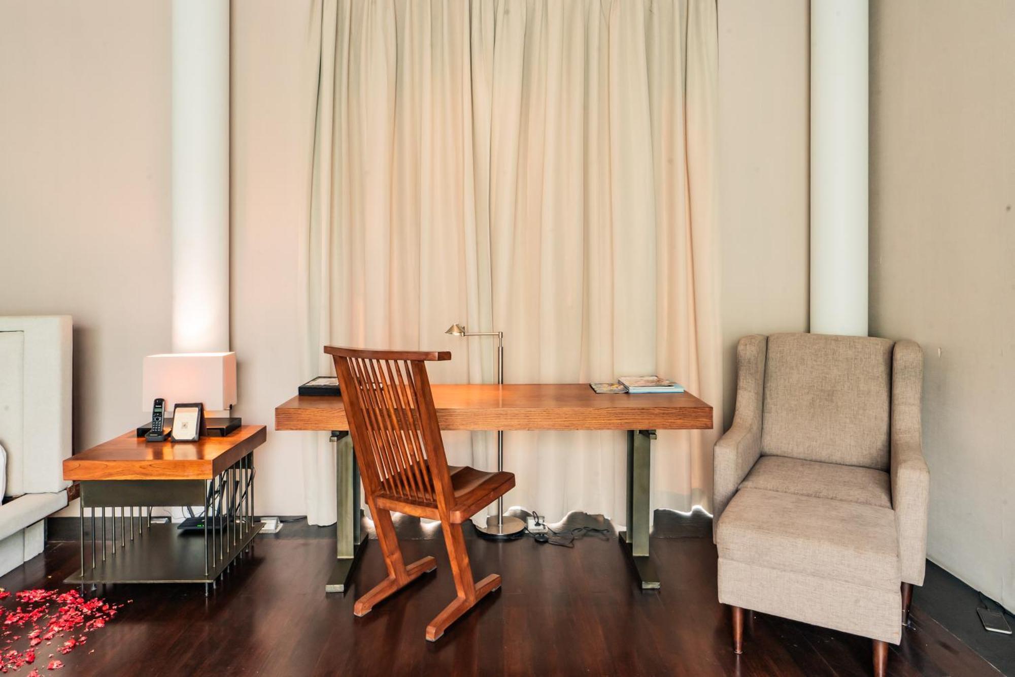 Javana Royal Villa *