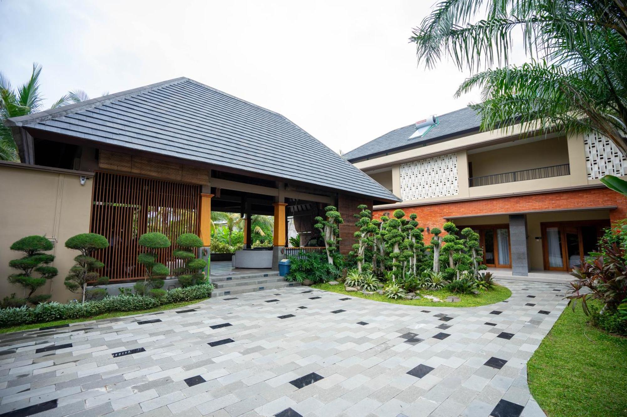 The Grand Villandra Resort Lovina (Bali)
