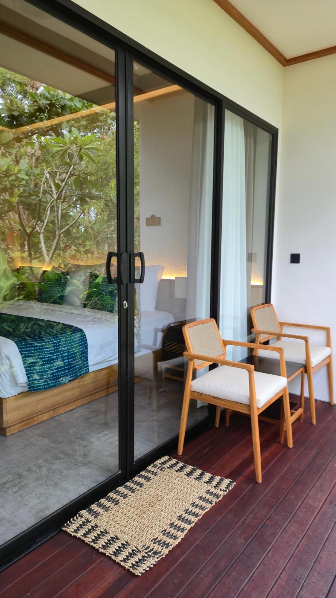 Resort Deep Roots Dive & Yoga 4*