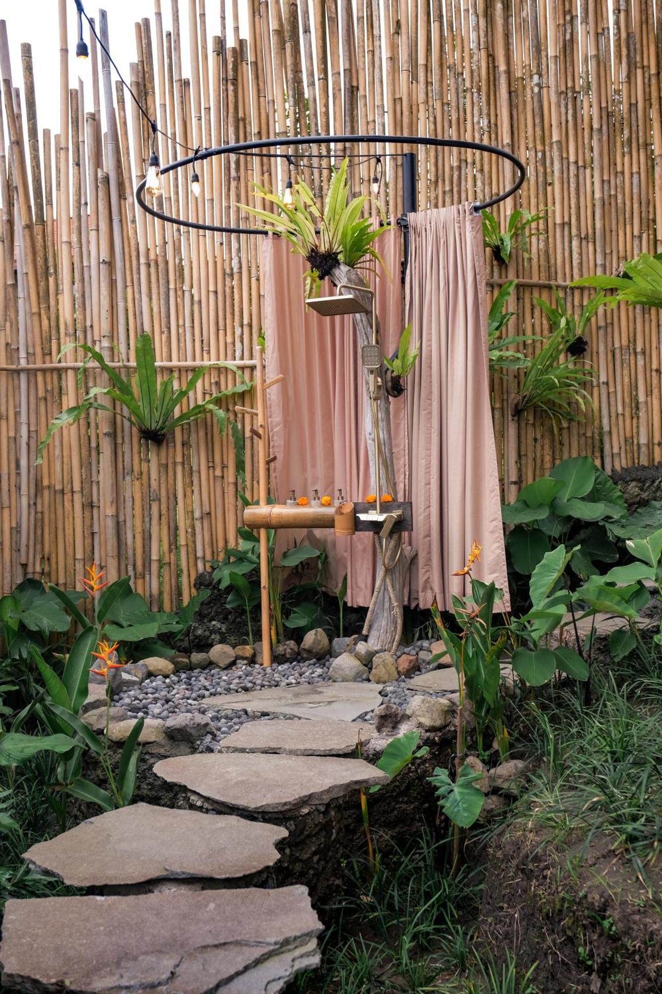 Nivriti Bali *