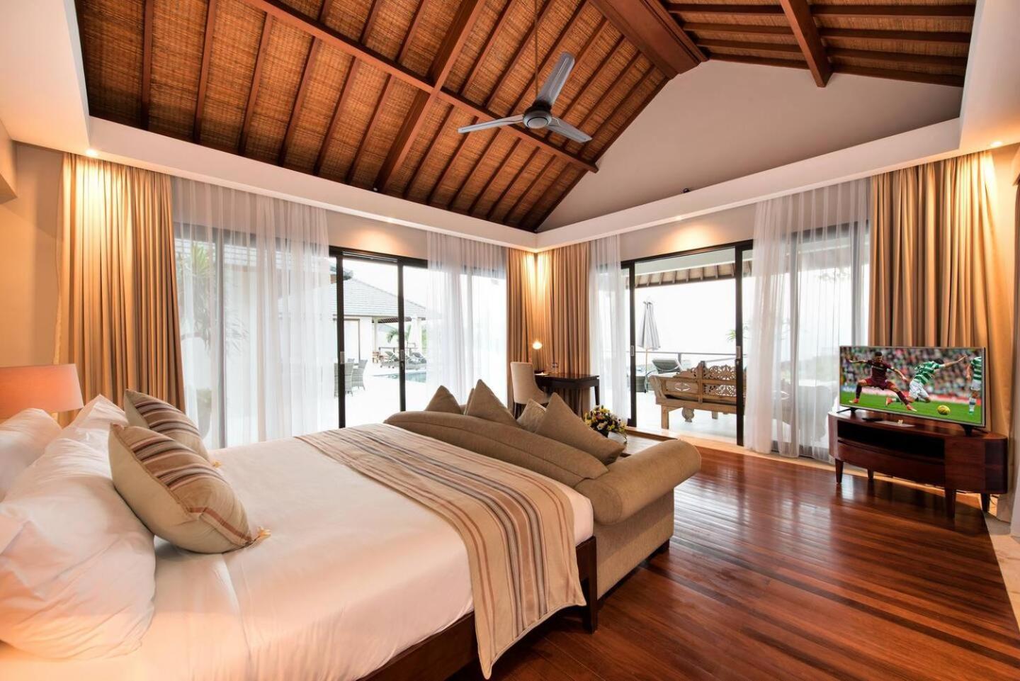 Hotel Karang Saujana 4*