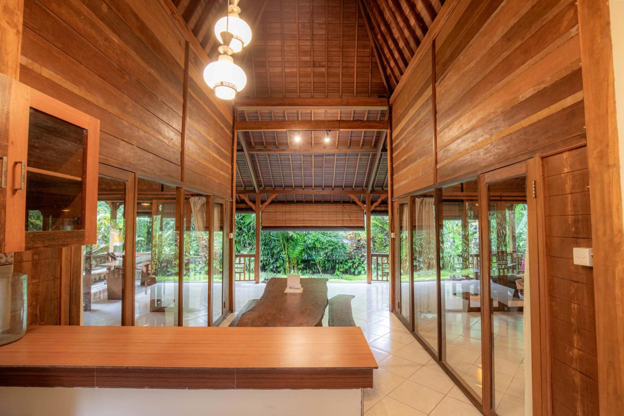 Sari Bamboo Villa *