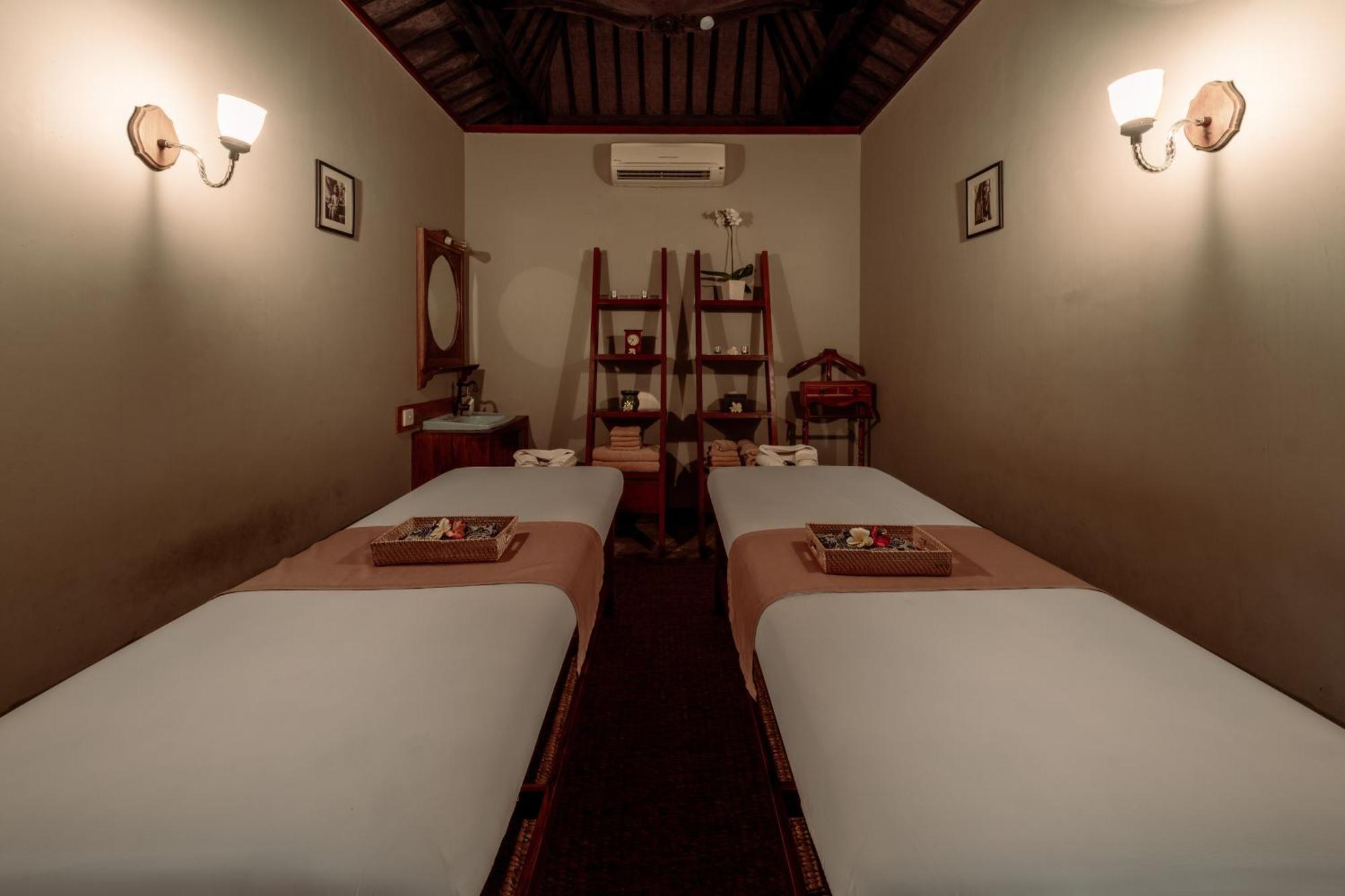 Komune And Club Bali Resort 4*