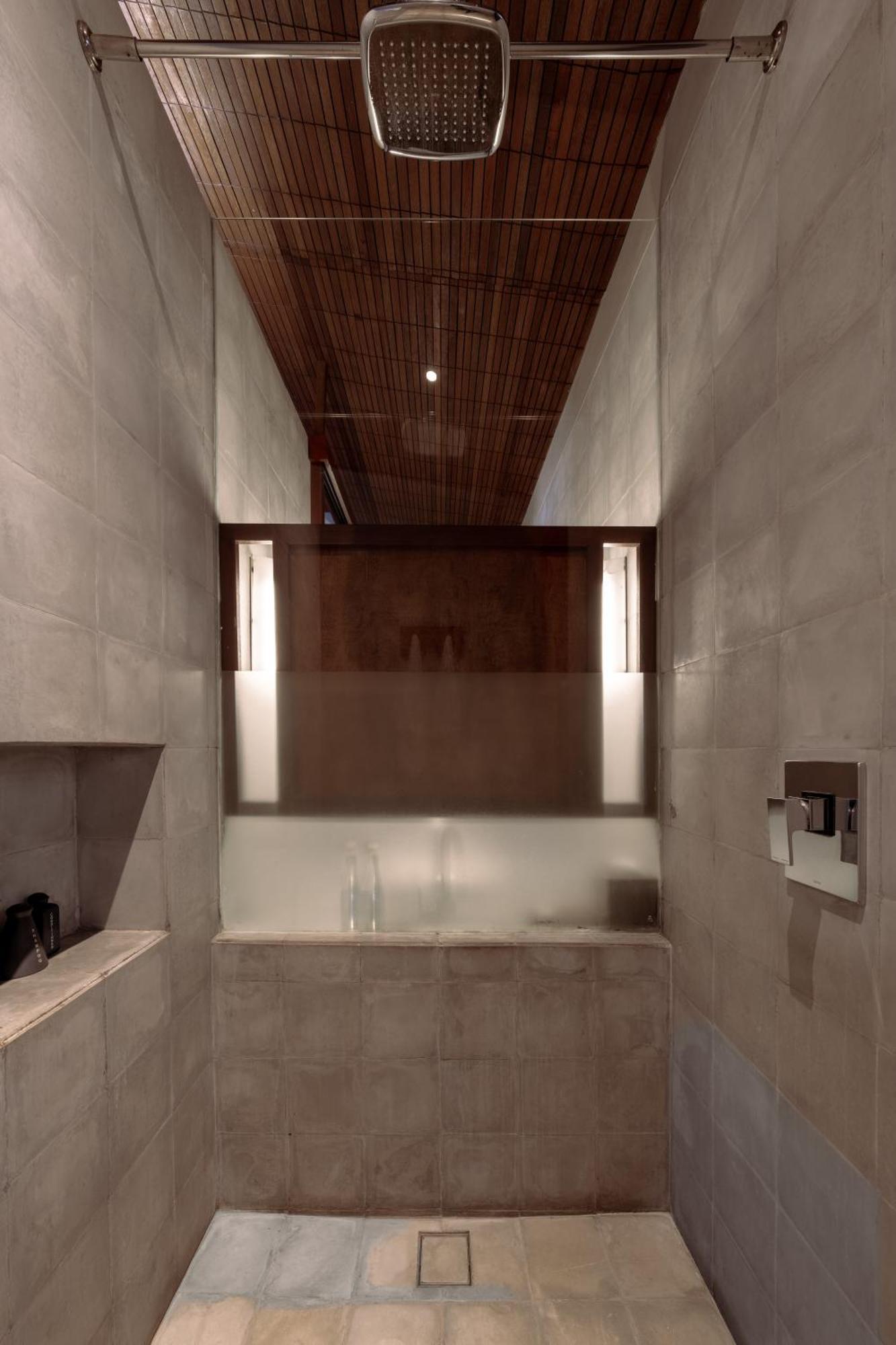 Komune And Club Bali Resort 4*