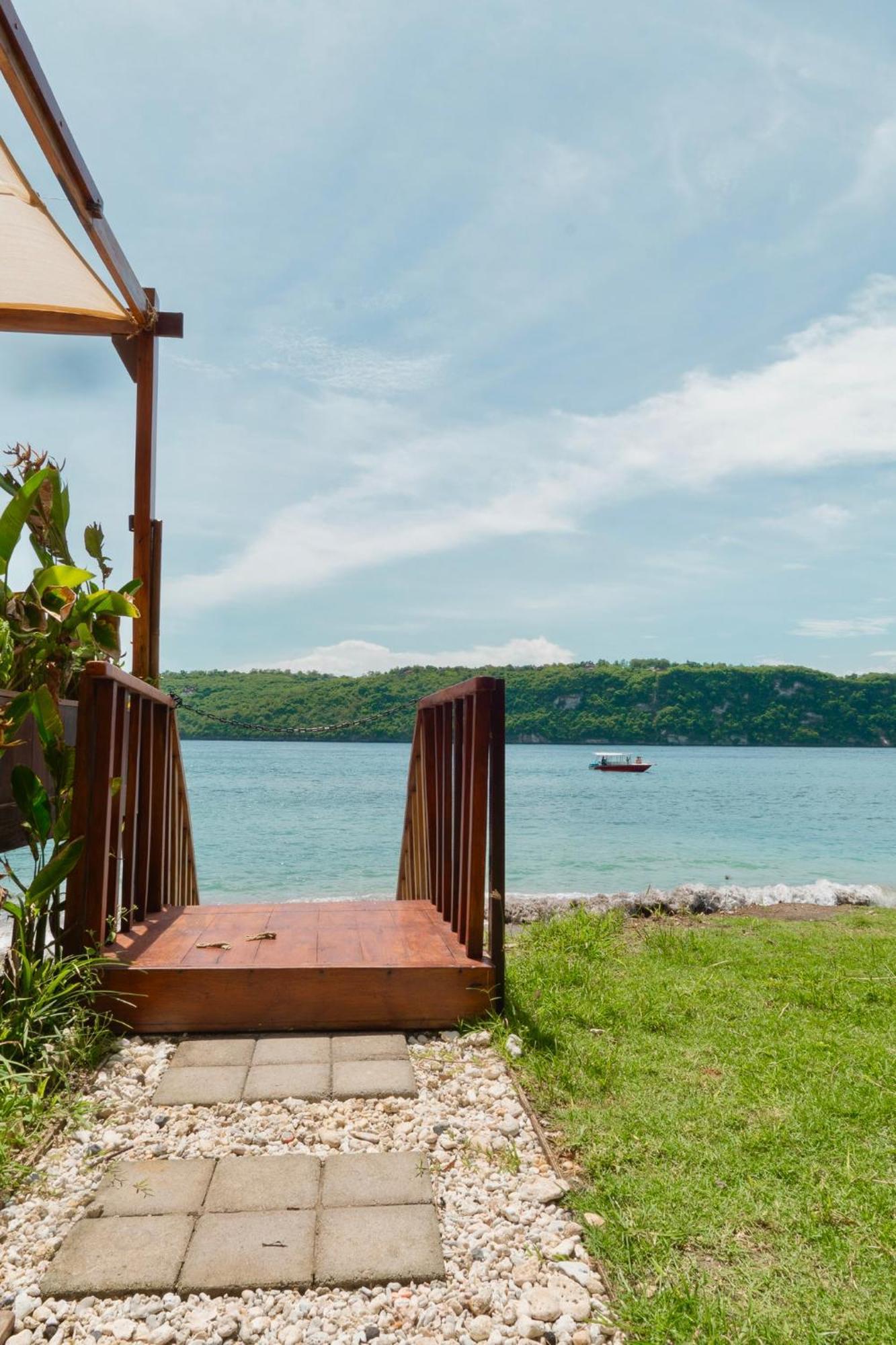 Hotel Beachfront Luxury Dome - Gamat Bay *