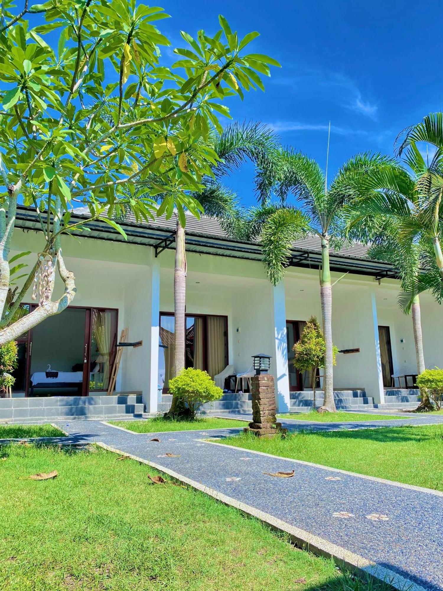 Padang-padang Sari Homestay *