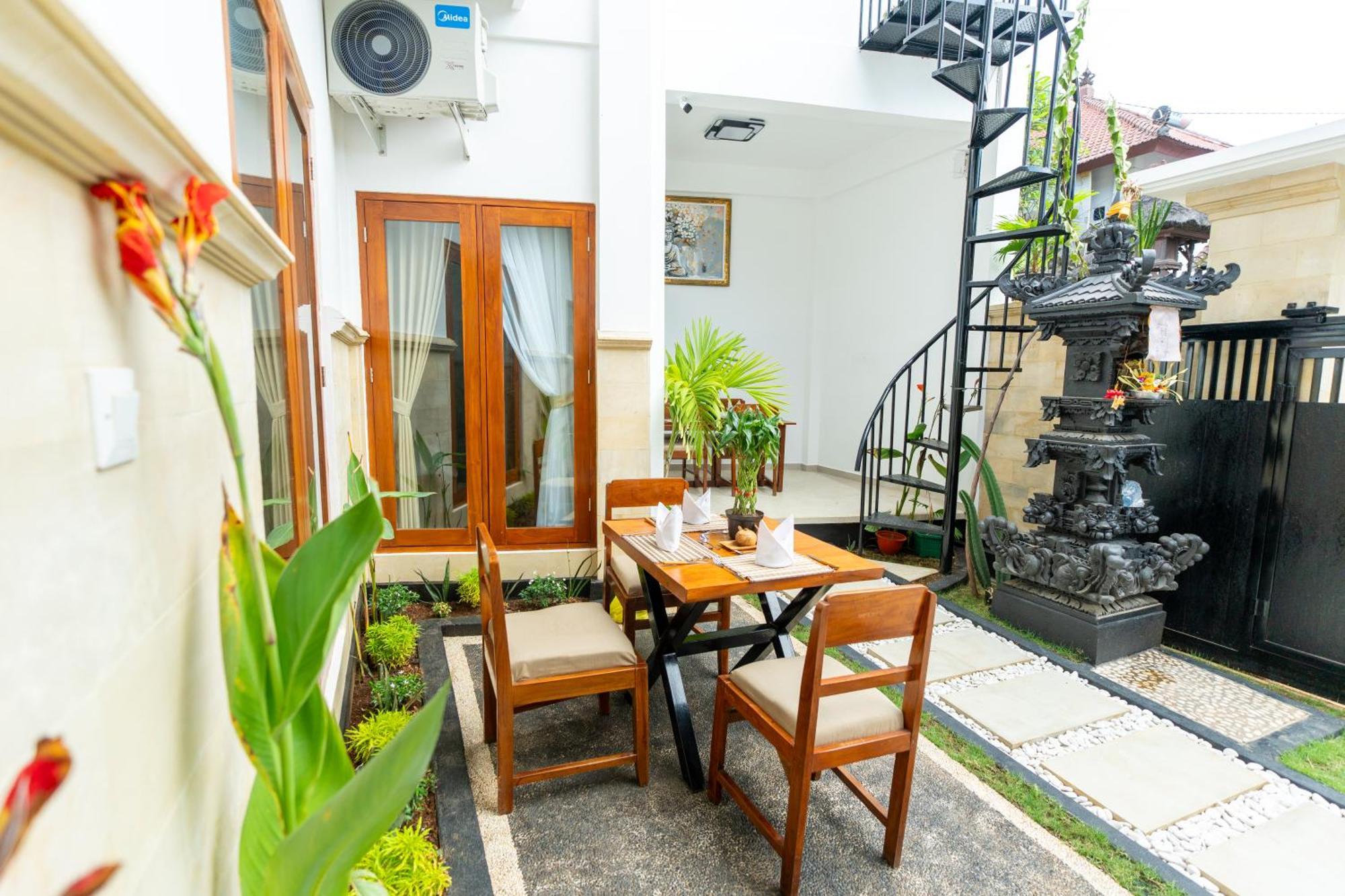 Lemon Tree Bali Inn *