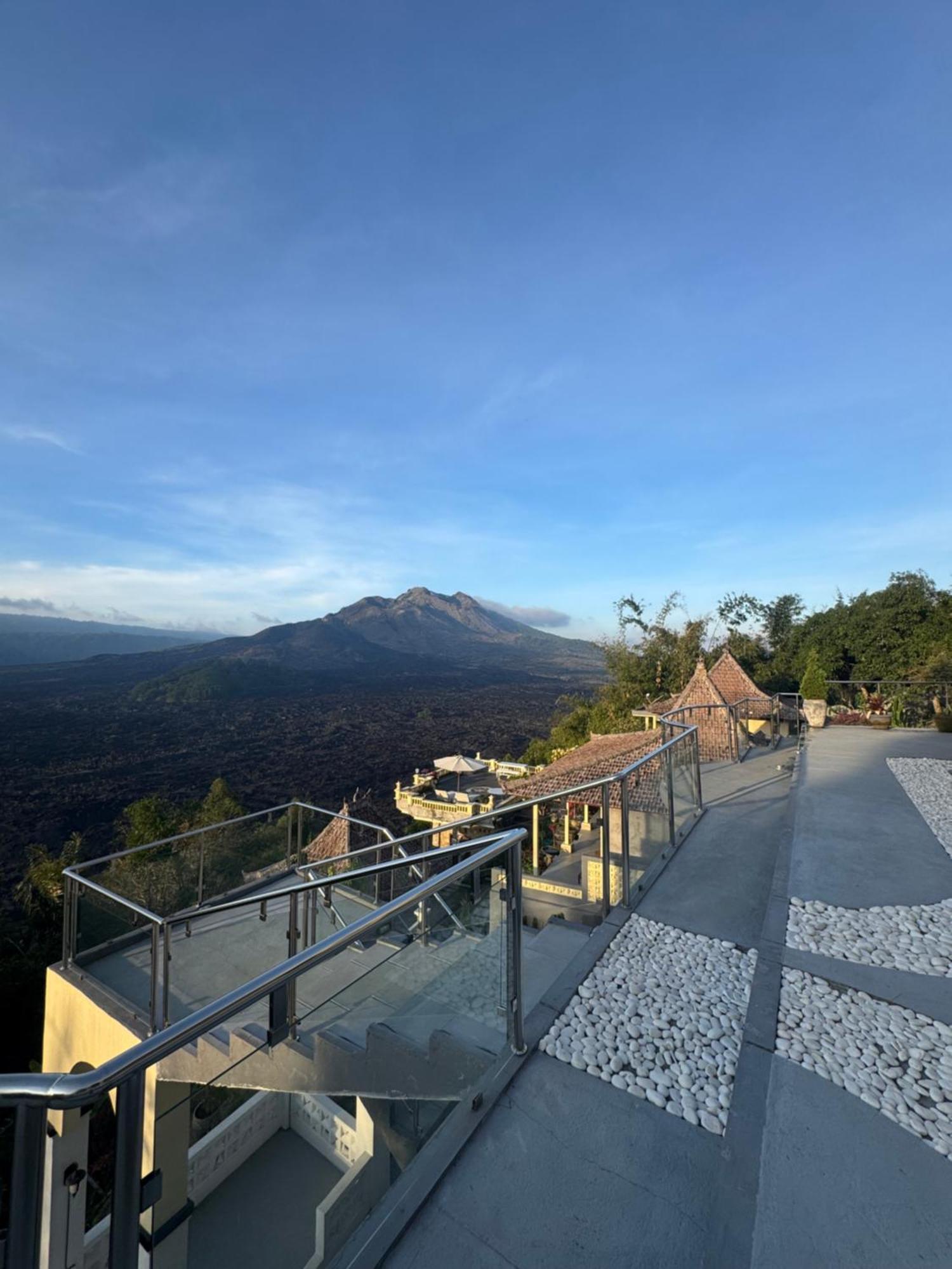 Ayodya Batur Wisma tamu