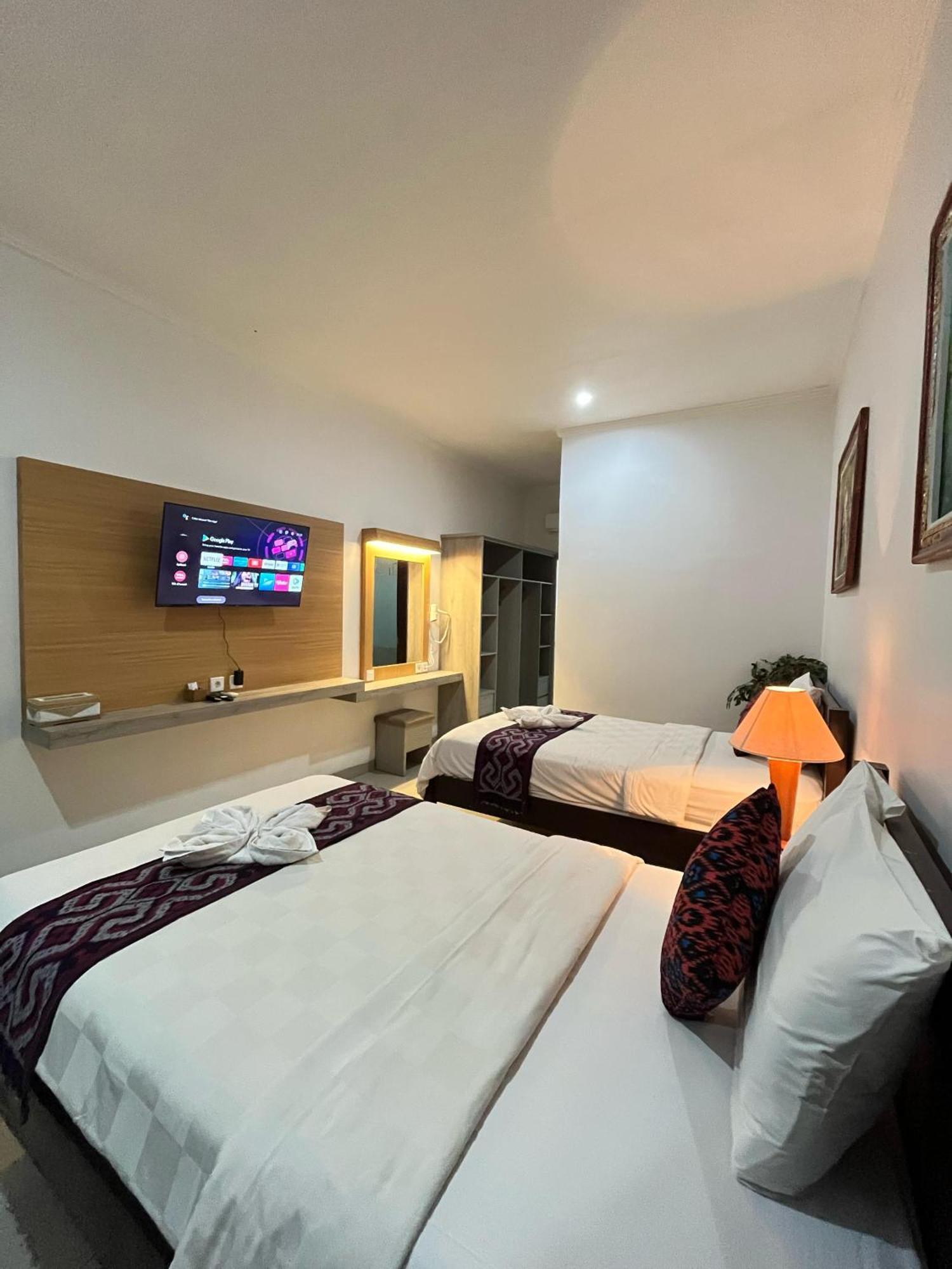 Homestay Padang-padang Sari *