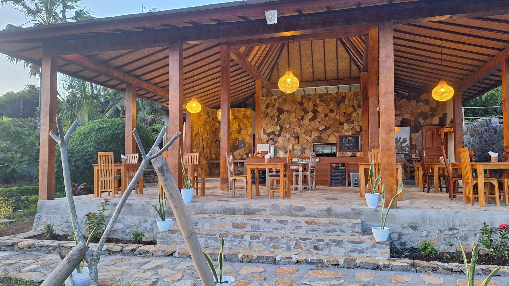 Frangipani & Restaurant