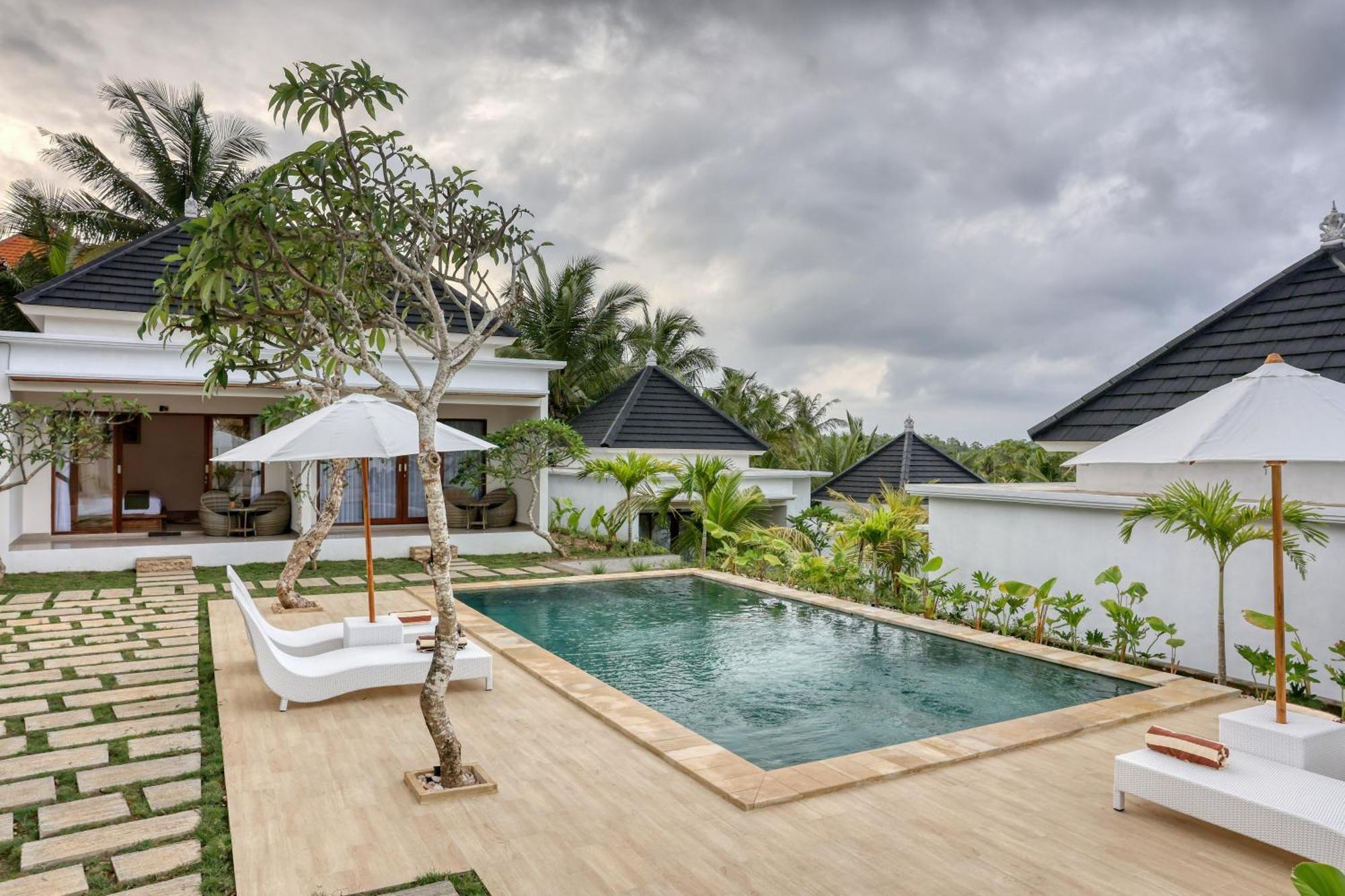 Kelingking Village Hotel *