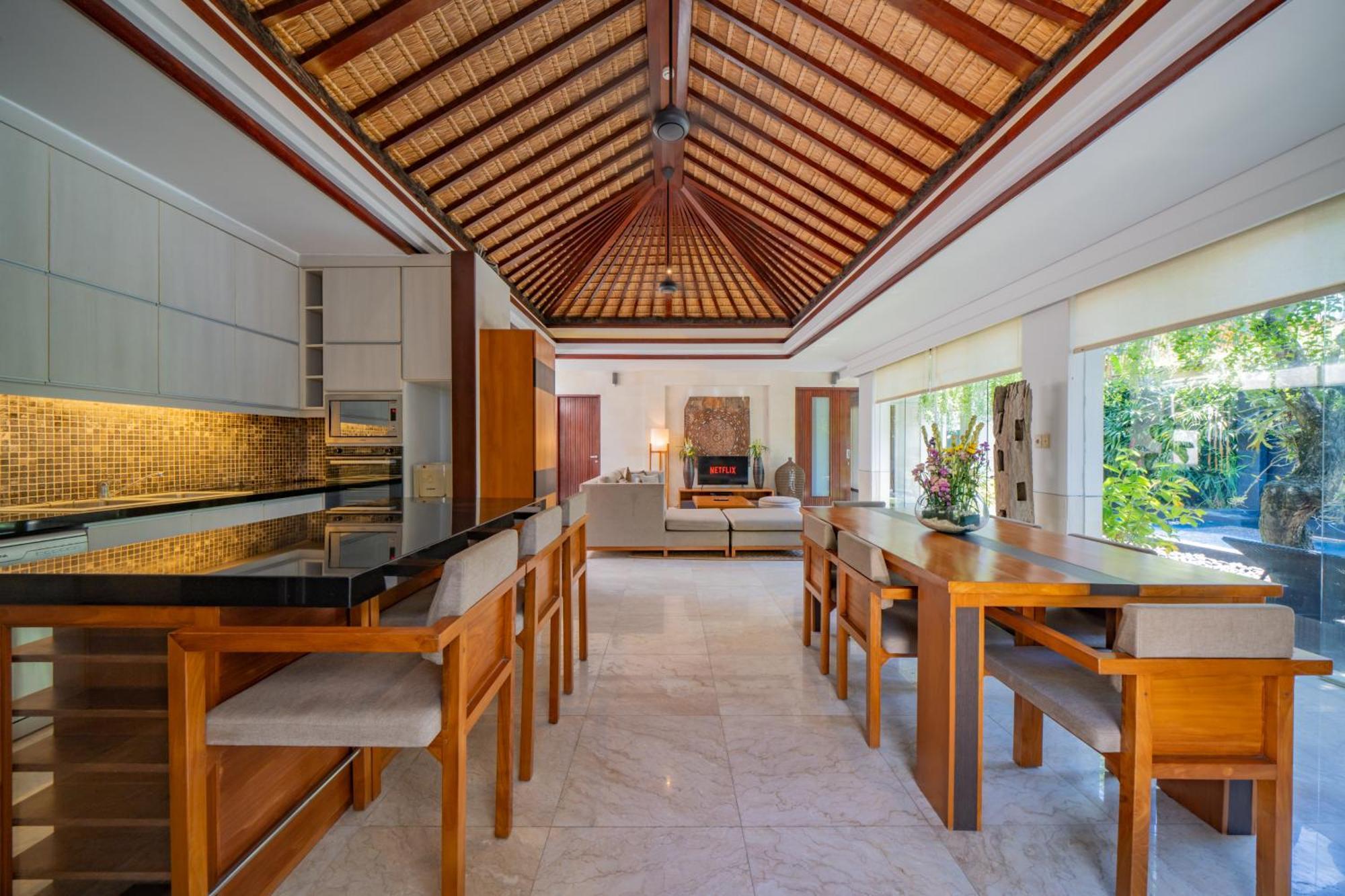 Kedonganan Villa *