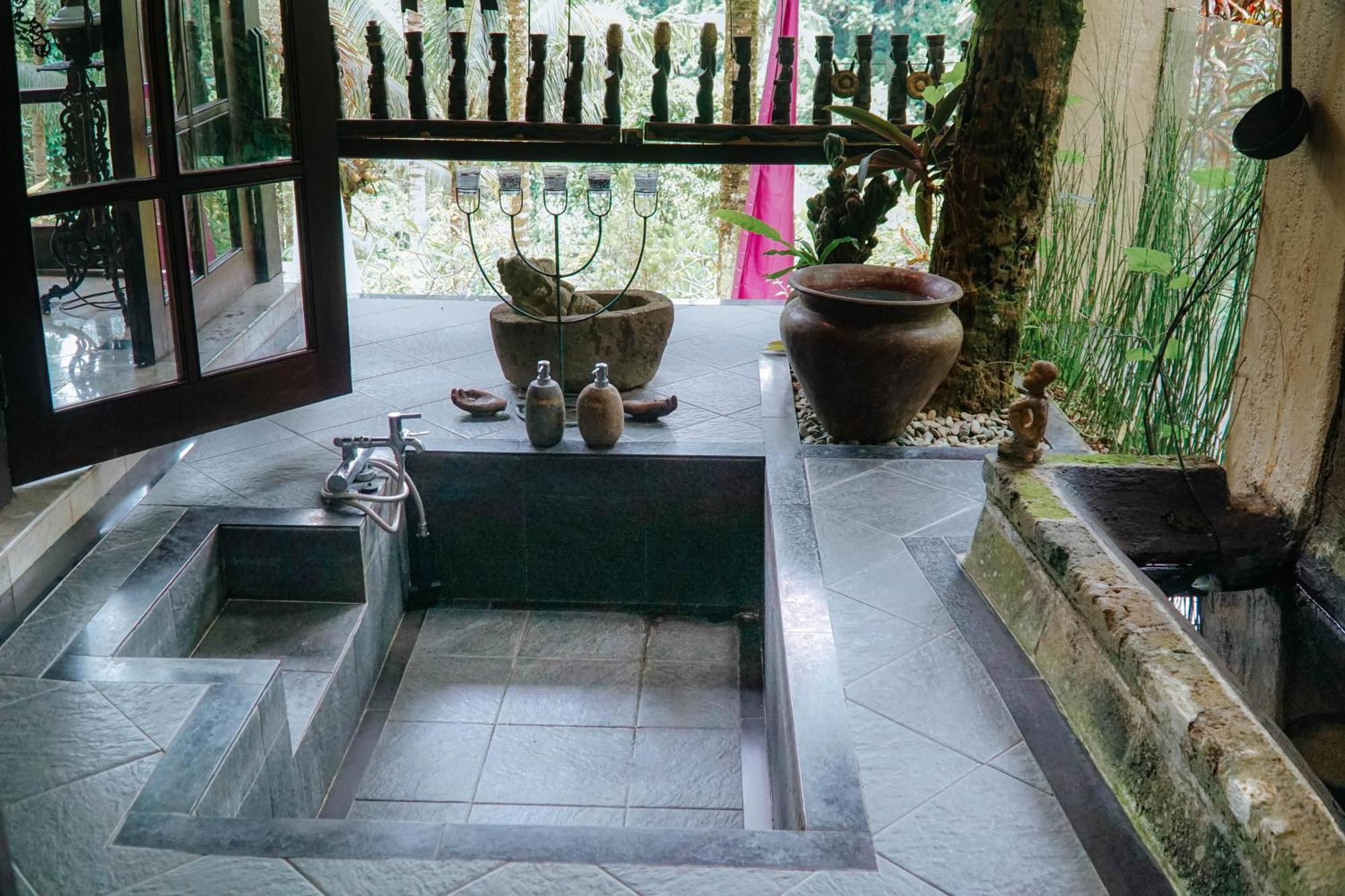 The Mahogany Ubud Villa *