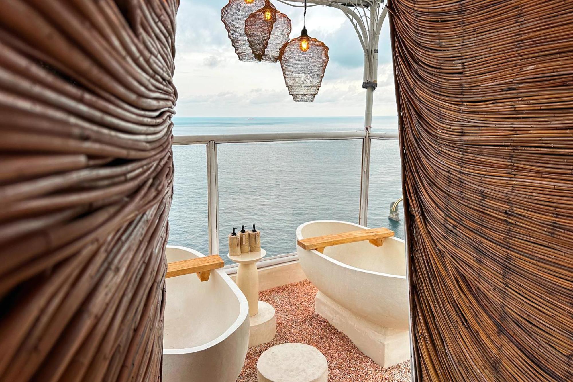Honeymoon Sea View - Villa Nusa Penida