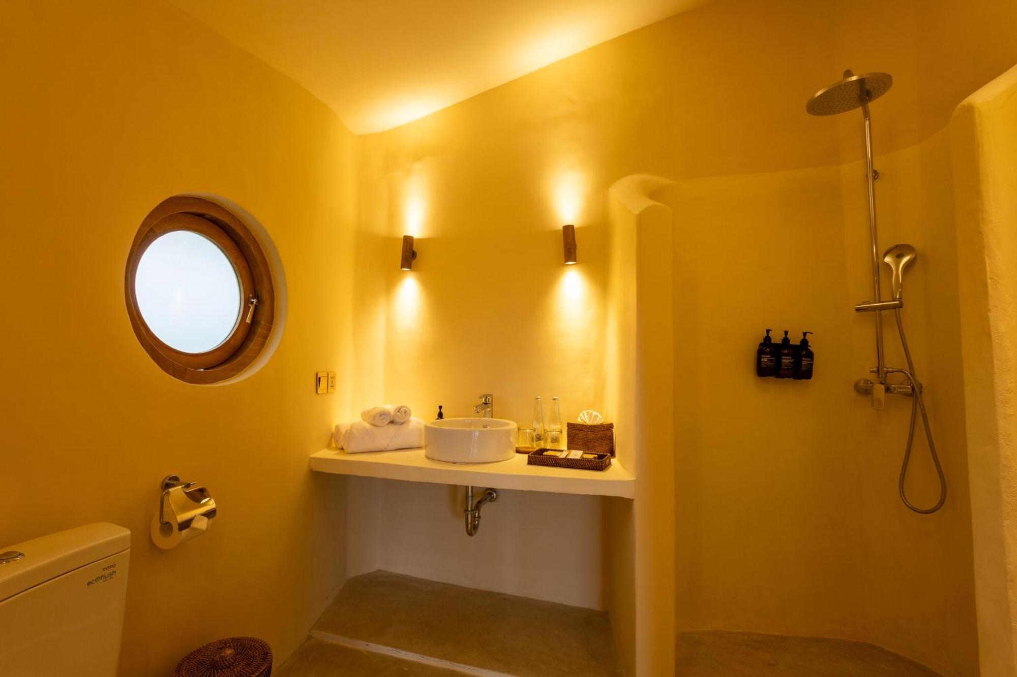Hotel Nuanu & 4*