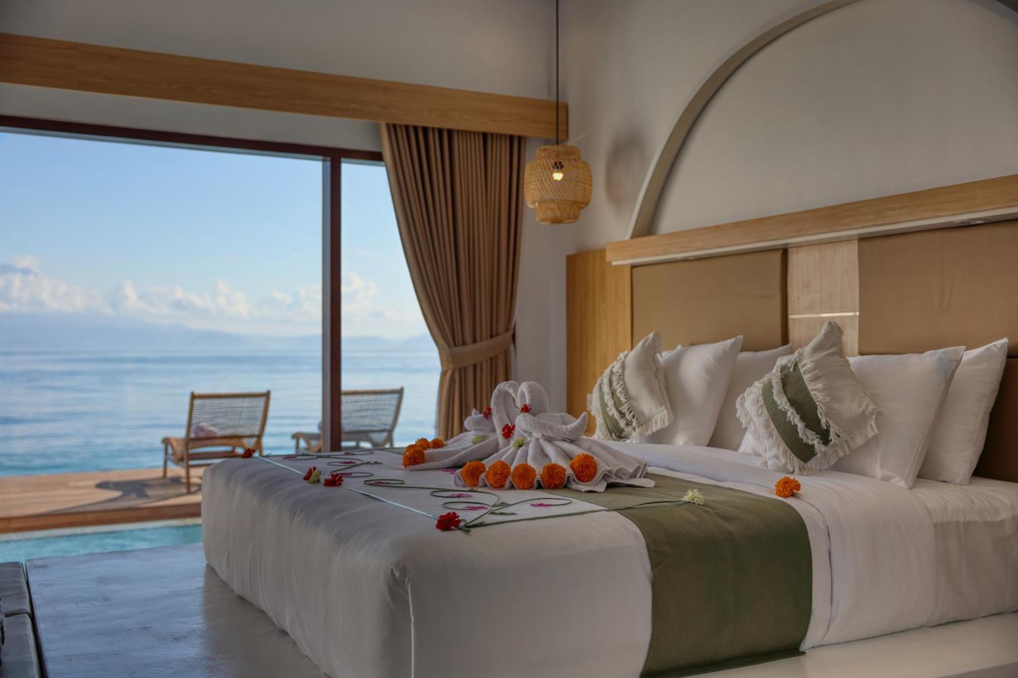 Moontana Beachfront * Batununggul