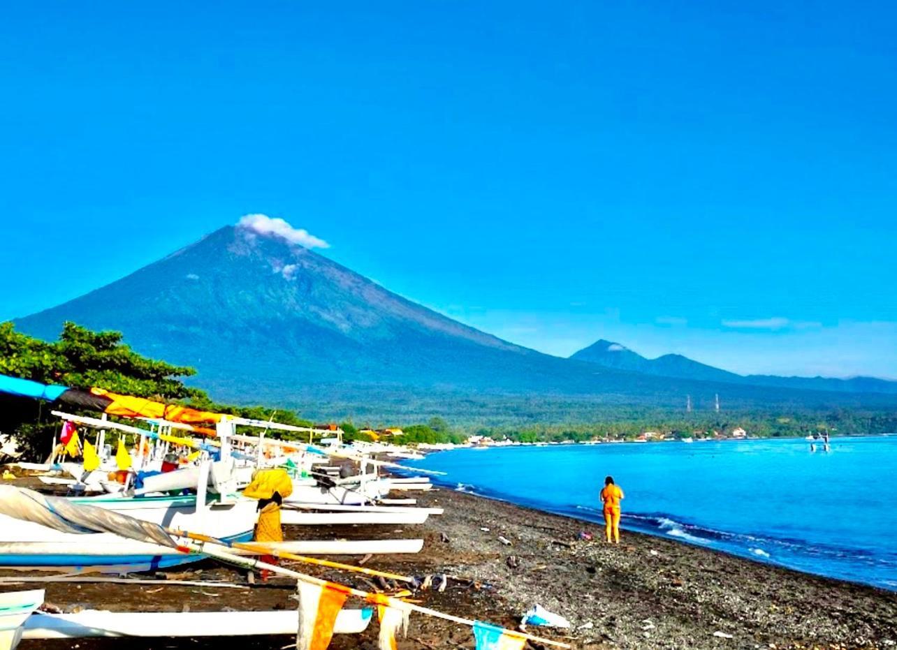 Valomia Beachfront Guest house *