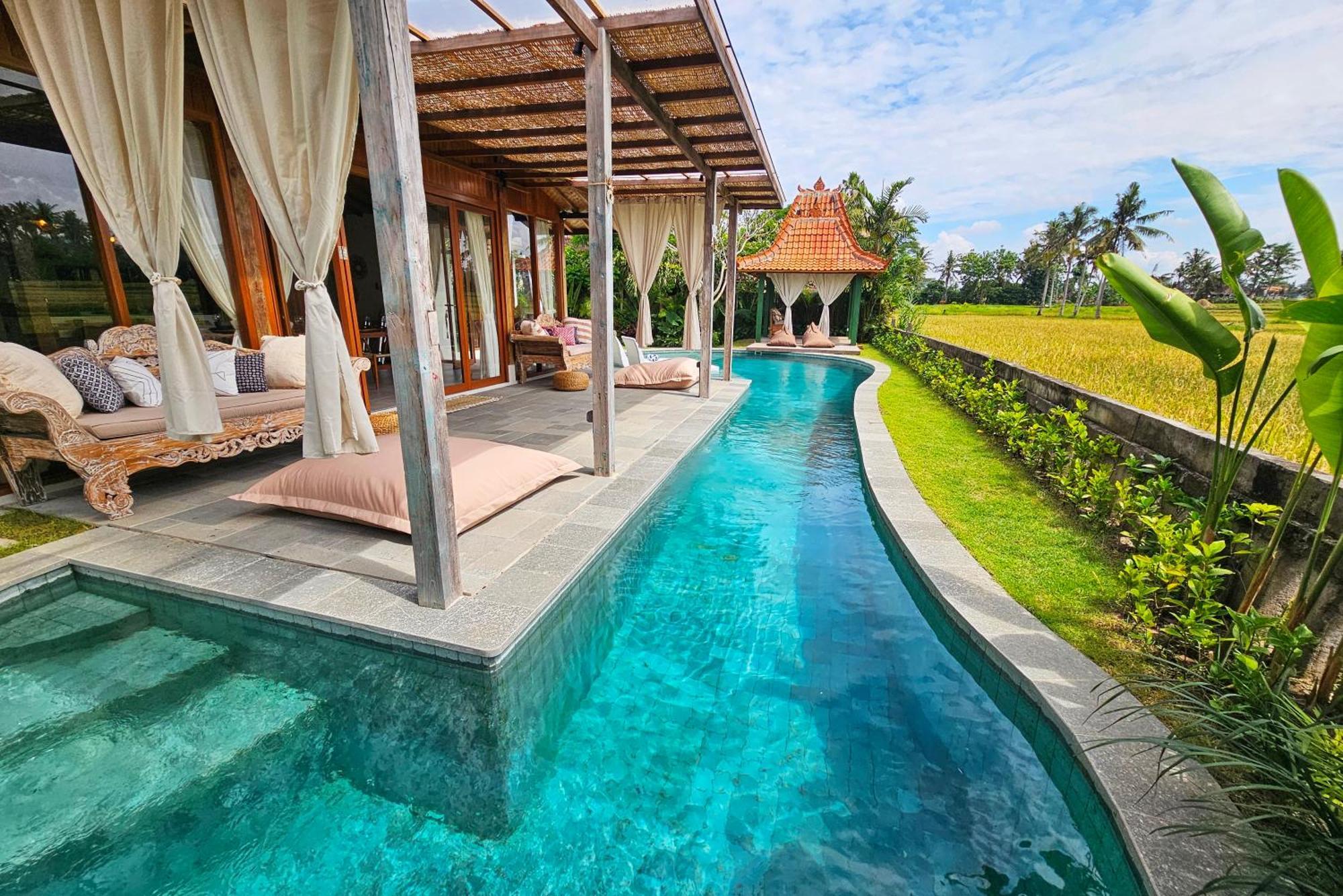 Villa Diyara - 6000 Sq Ft Private - Stunning Rice Field View - Big Pool & Garden *