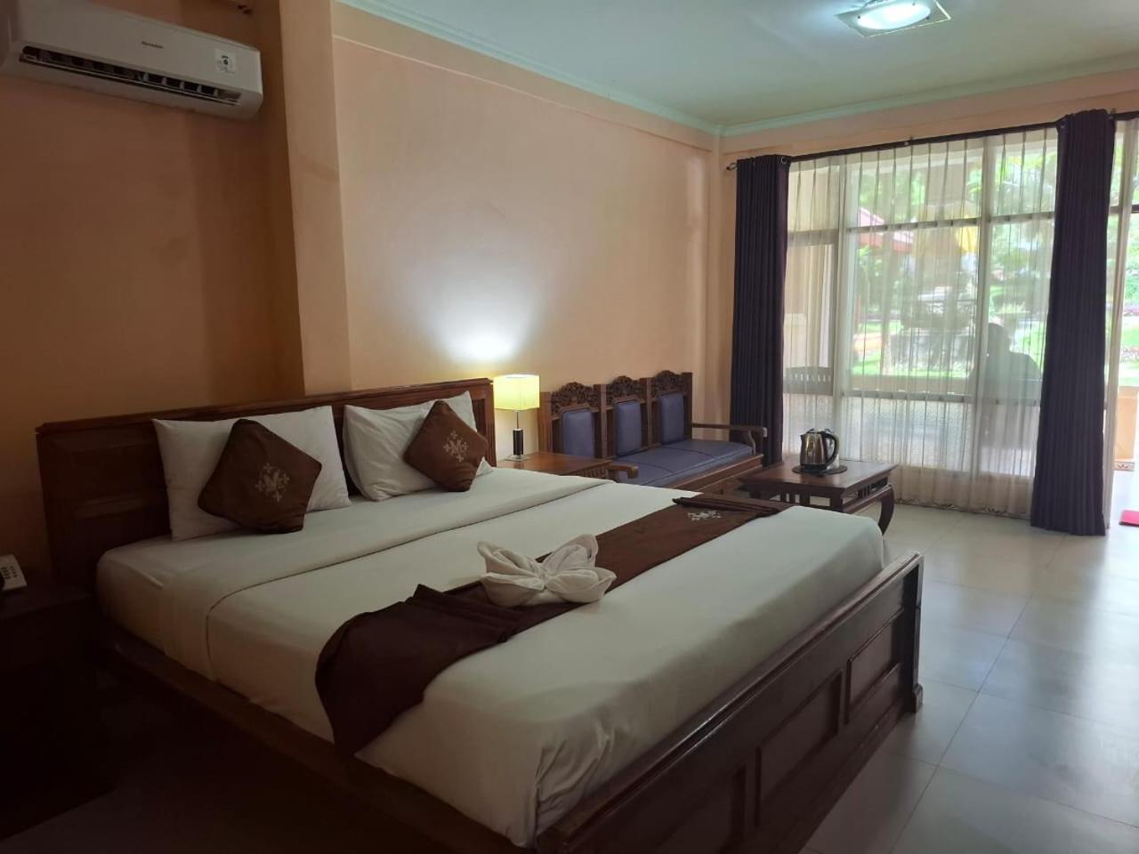 Melasti Kuta & Kuta (Bali)