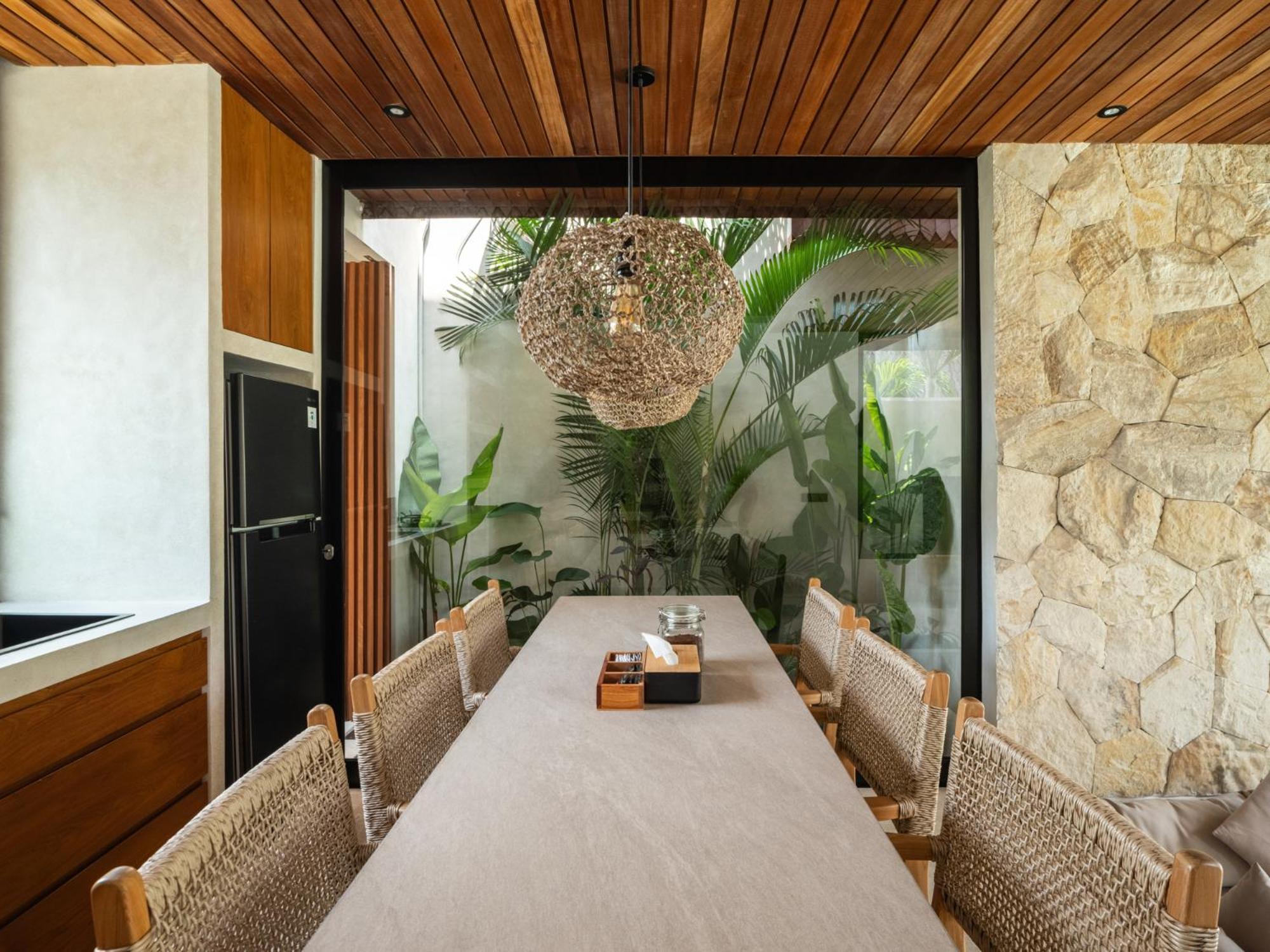 Blacksand Echo Villa