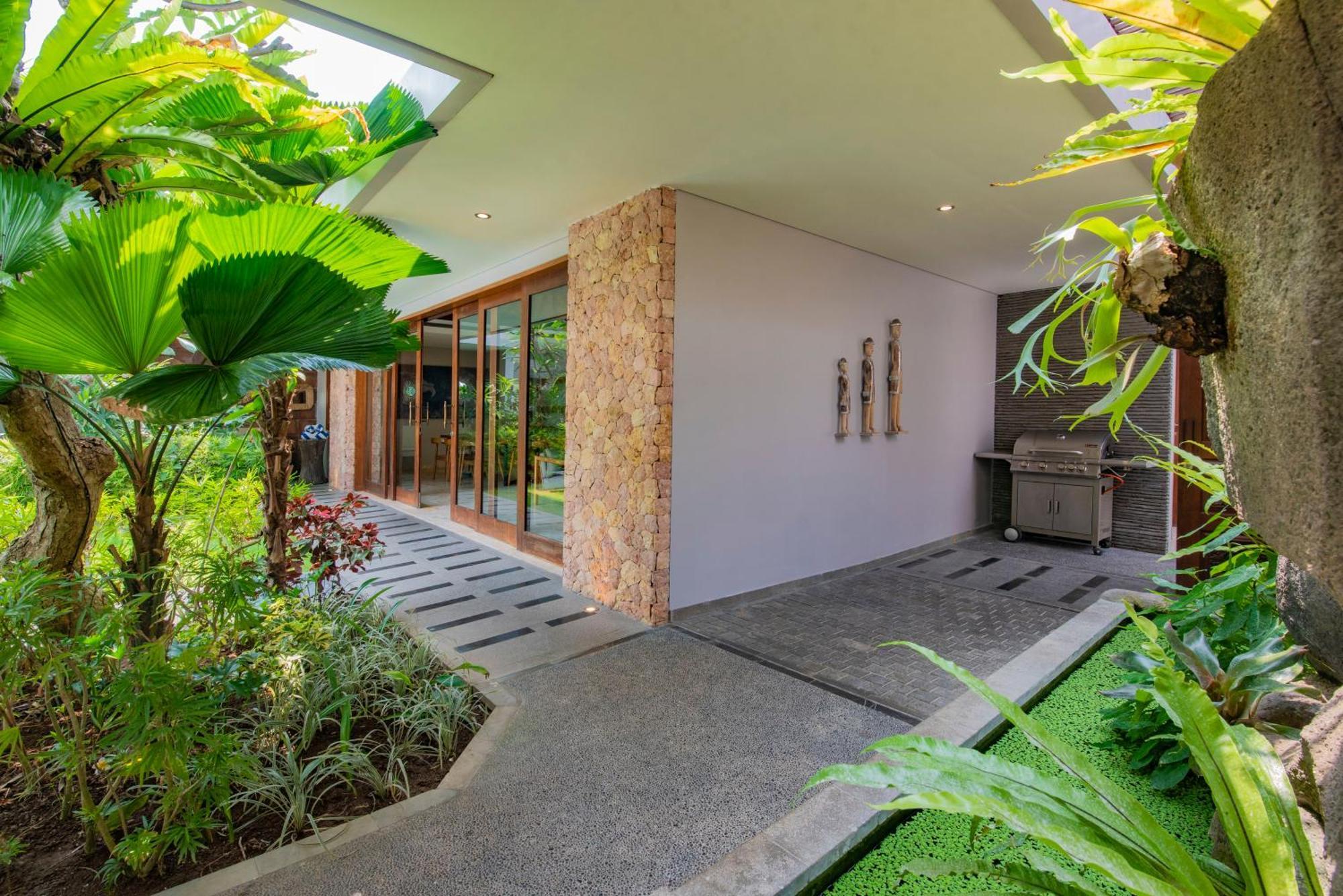 Kejora Beachfront Villa *
