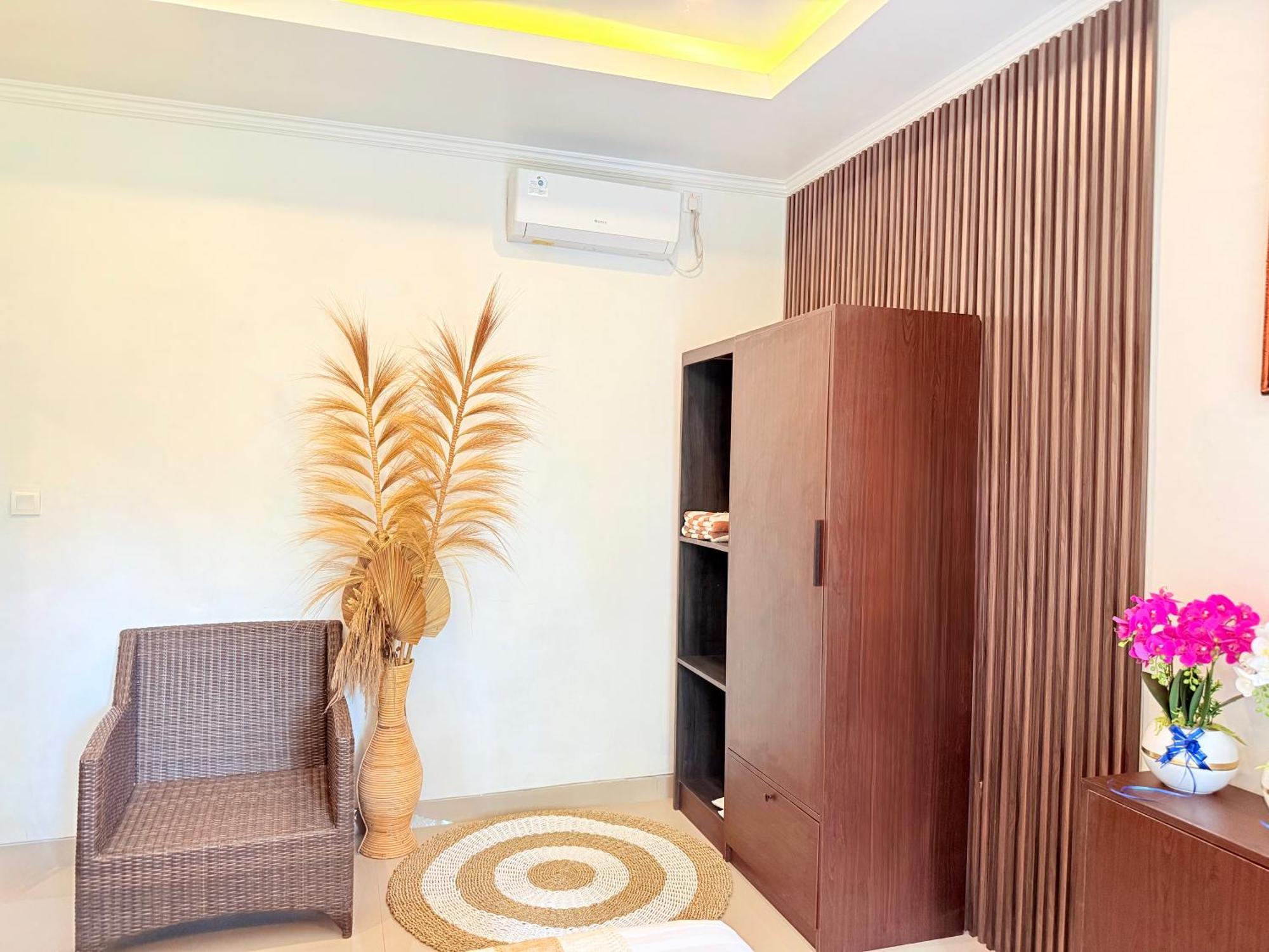 Kelingking Tropical Hotel Batumadeg