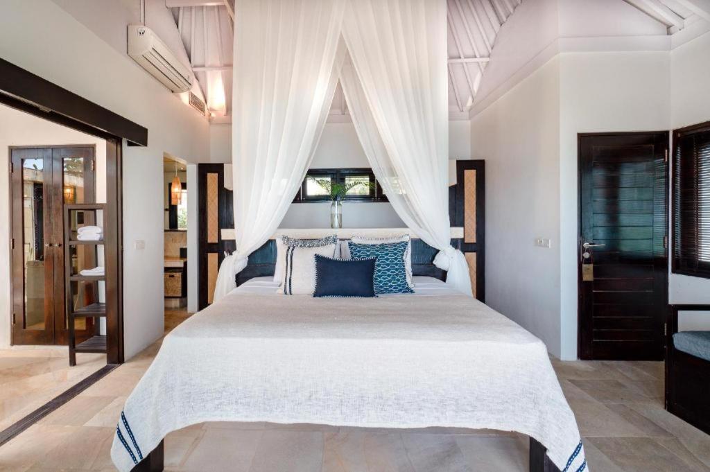 Batu Karang Lembongan & 4*