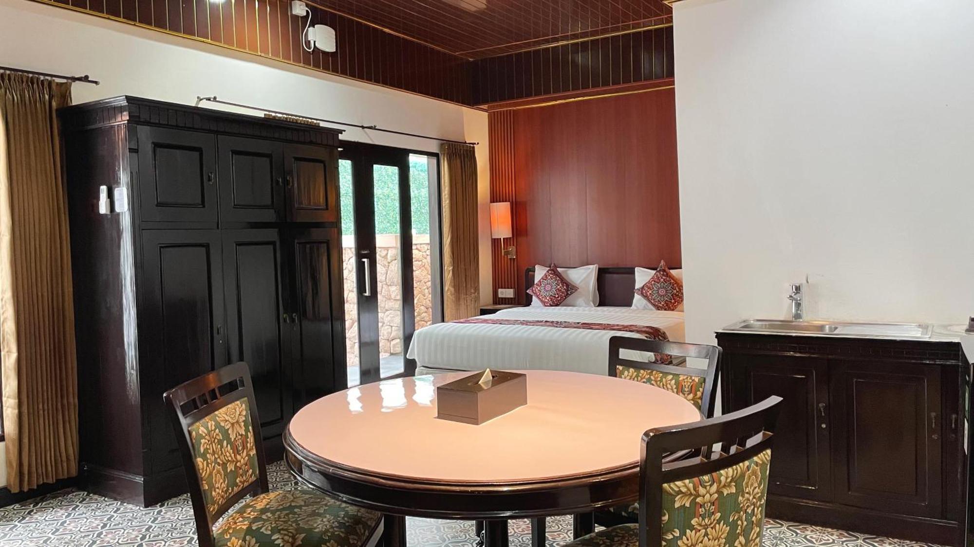 Hotel The Tandibayang & 3*