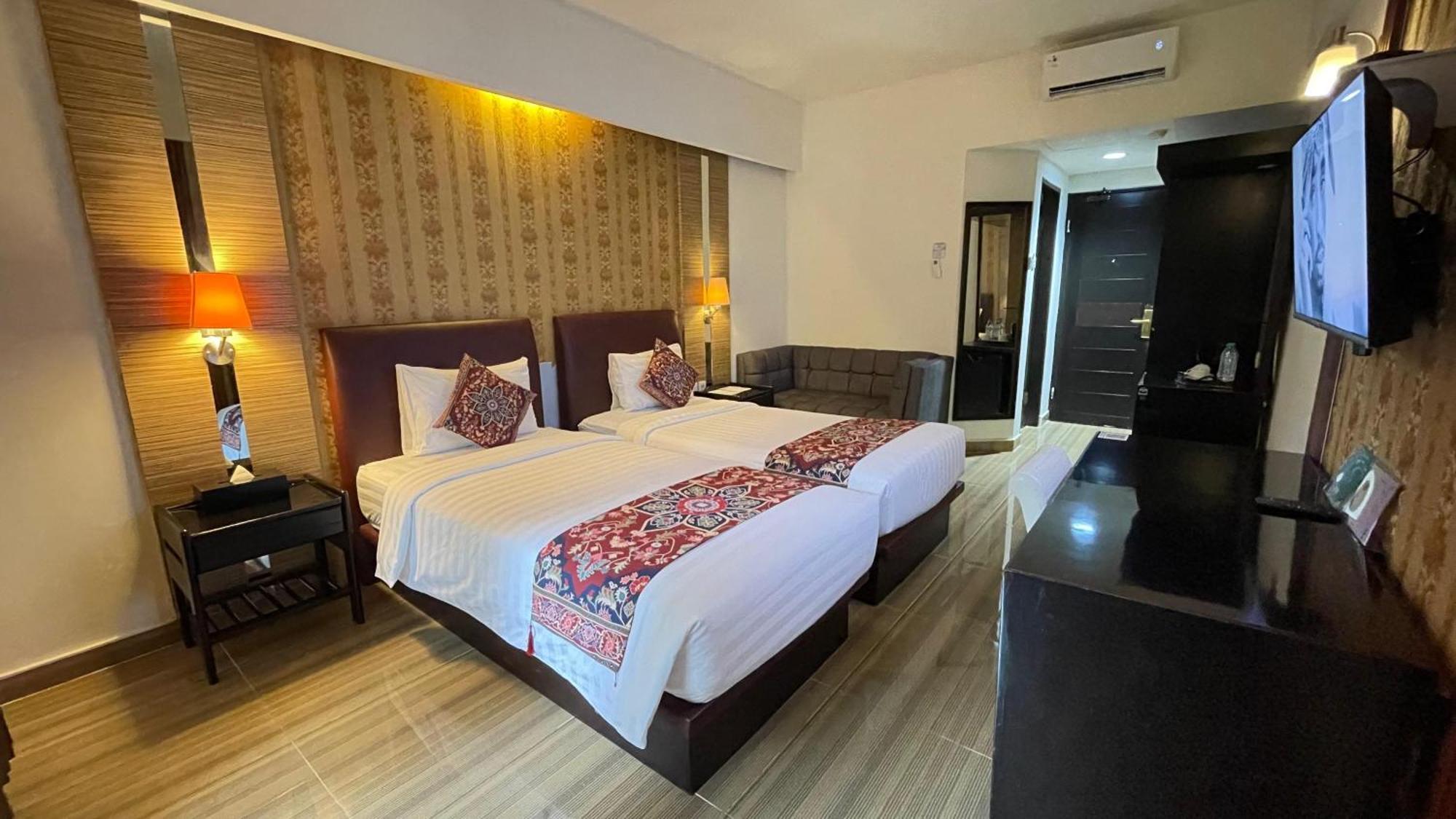 The Tandibayang & Hotel