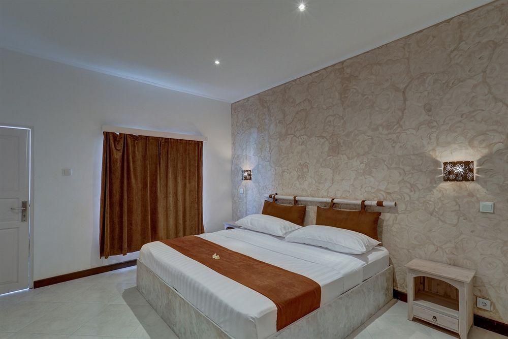 Nipuri And By Kamara Resort 3*