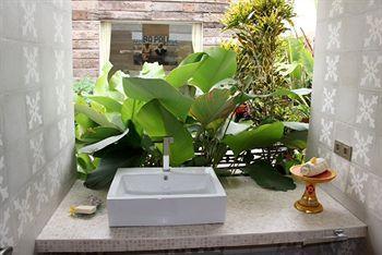 Elegant Casabianca - Tropical Pool & Garden, Near Potato Head Club! Villa *