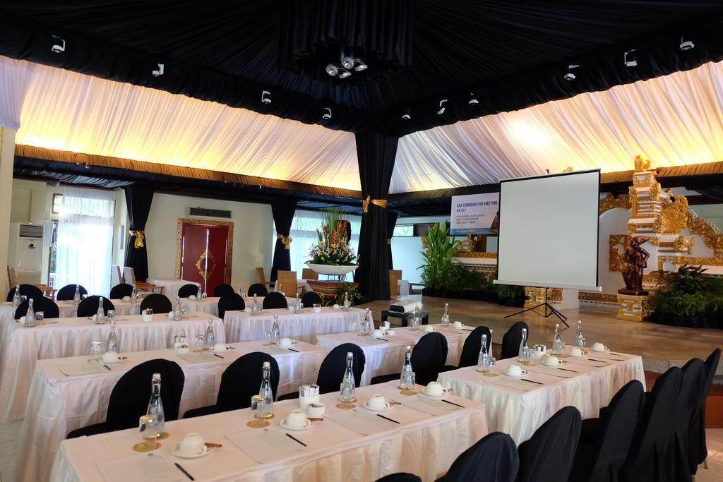 Resort Puri Santrian And