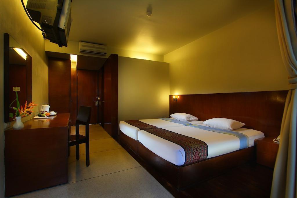 Hotel The Oasis Benoa Bali