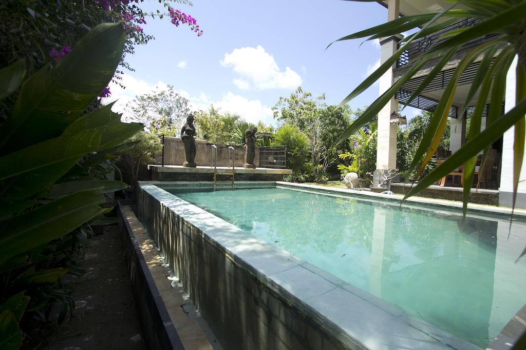 Padang Padang Surf Uluwatu (Bali)