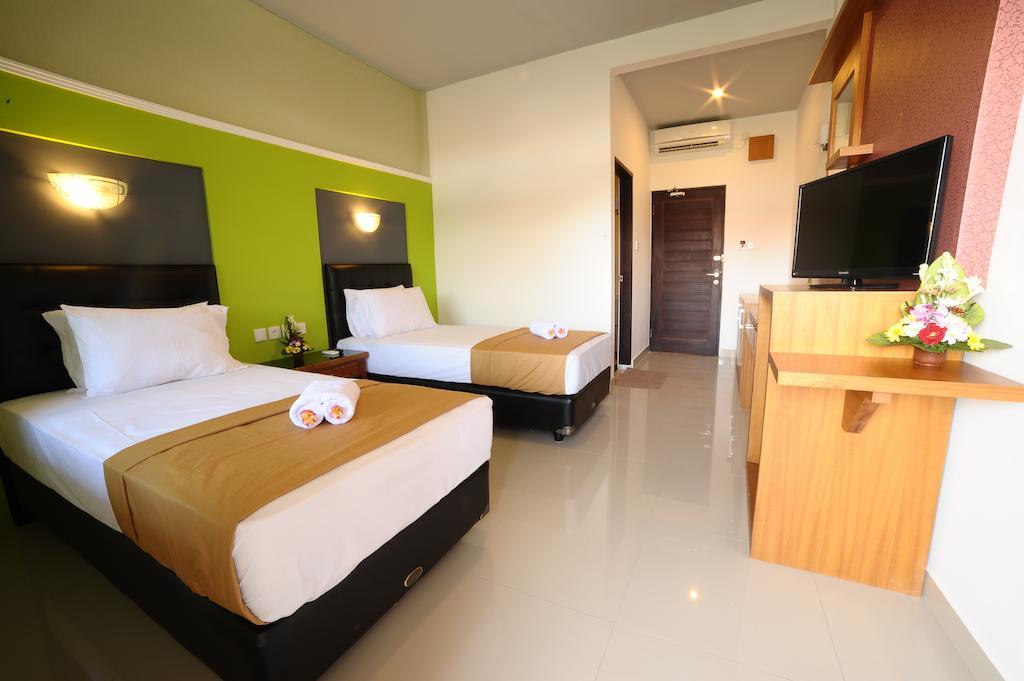 Hotel Sandat Kuta 3*